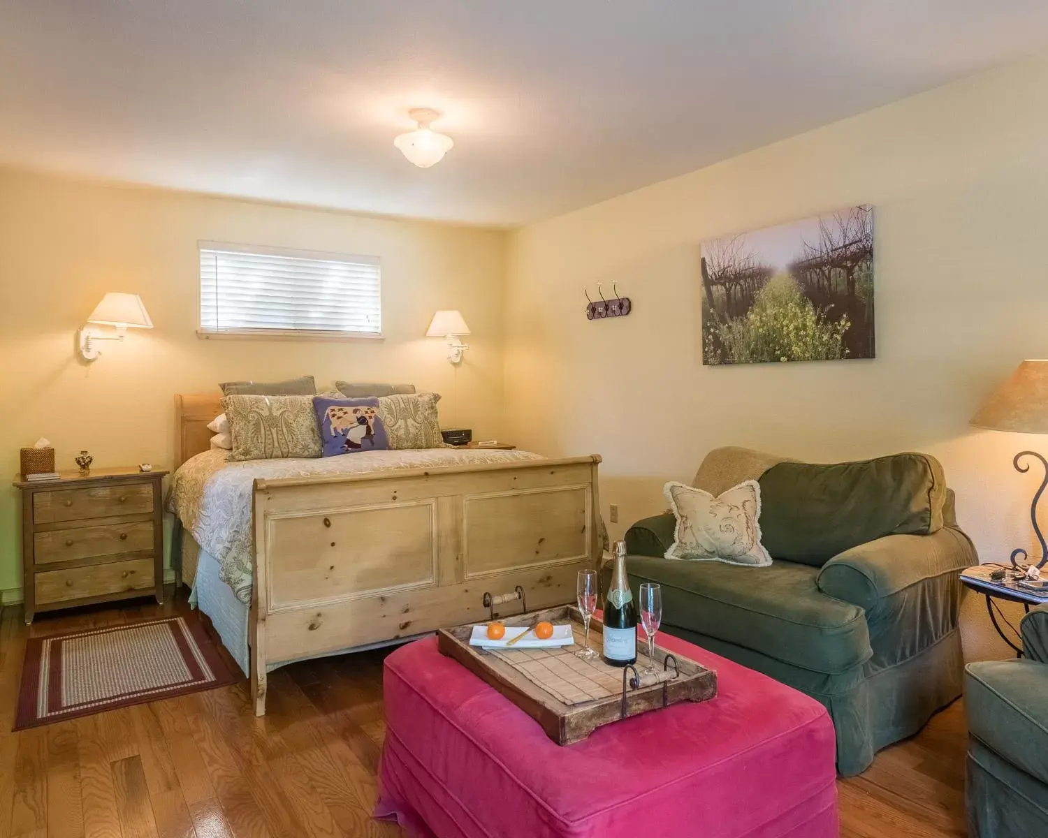 Photo of the whole room, Seating Area in Aurora Park Cottages