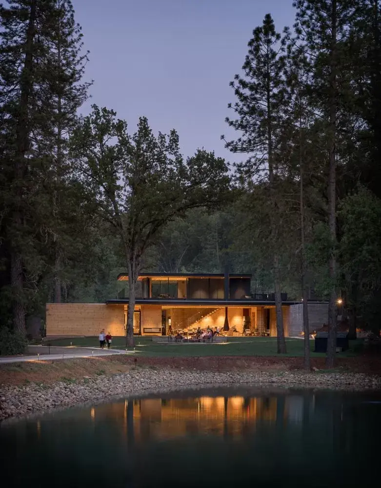Property building in AutoCamp Yosemite Property building in AutoCamp Yosemite