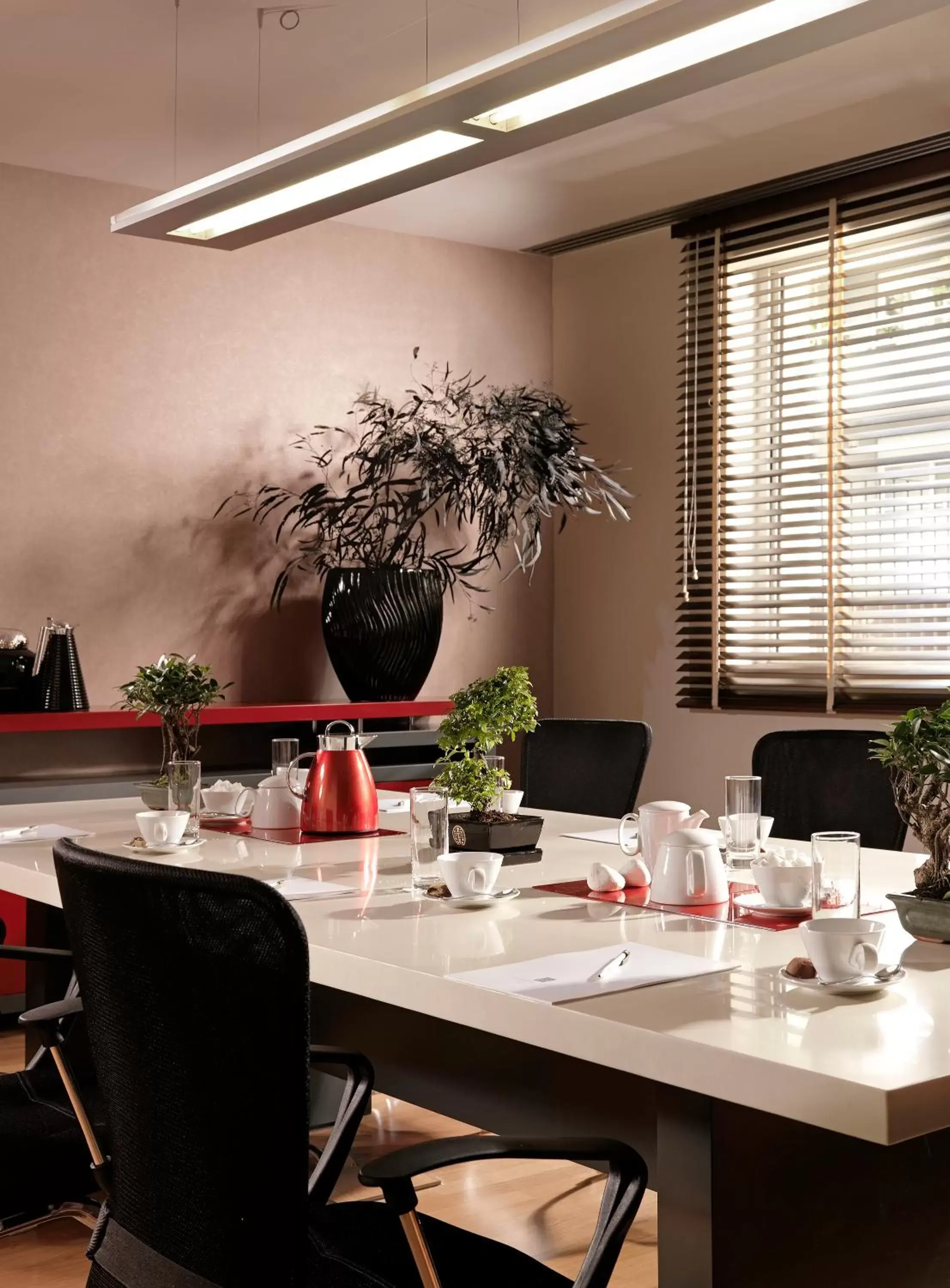 Business facilities, Restaurant/Places to Eat in Elefsina Hotel