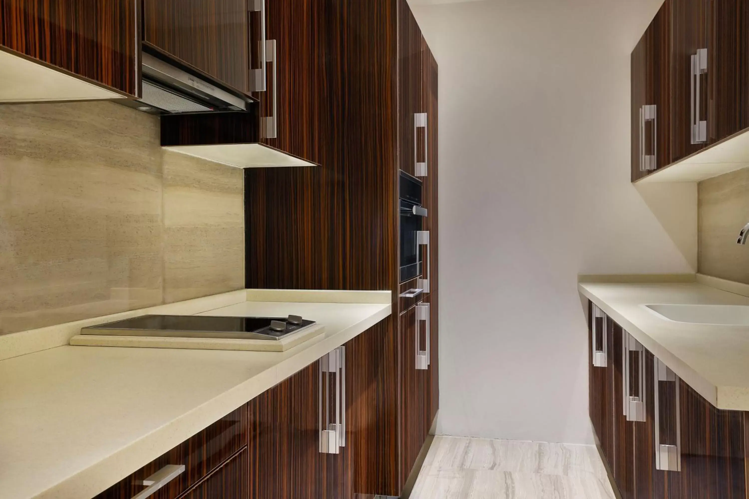 Kitchen or kitchenette, Kitchen/Kitchenette in Jeddah Marriott Hotel Madinah Road