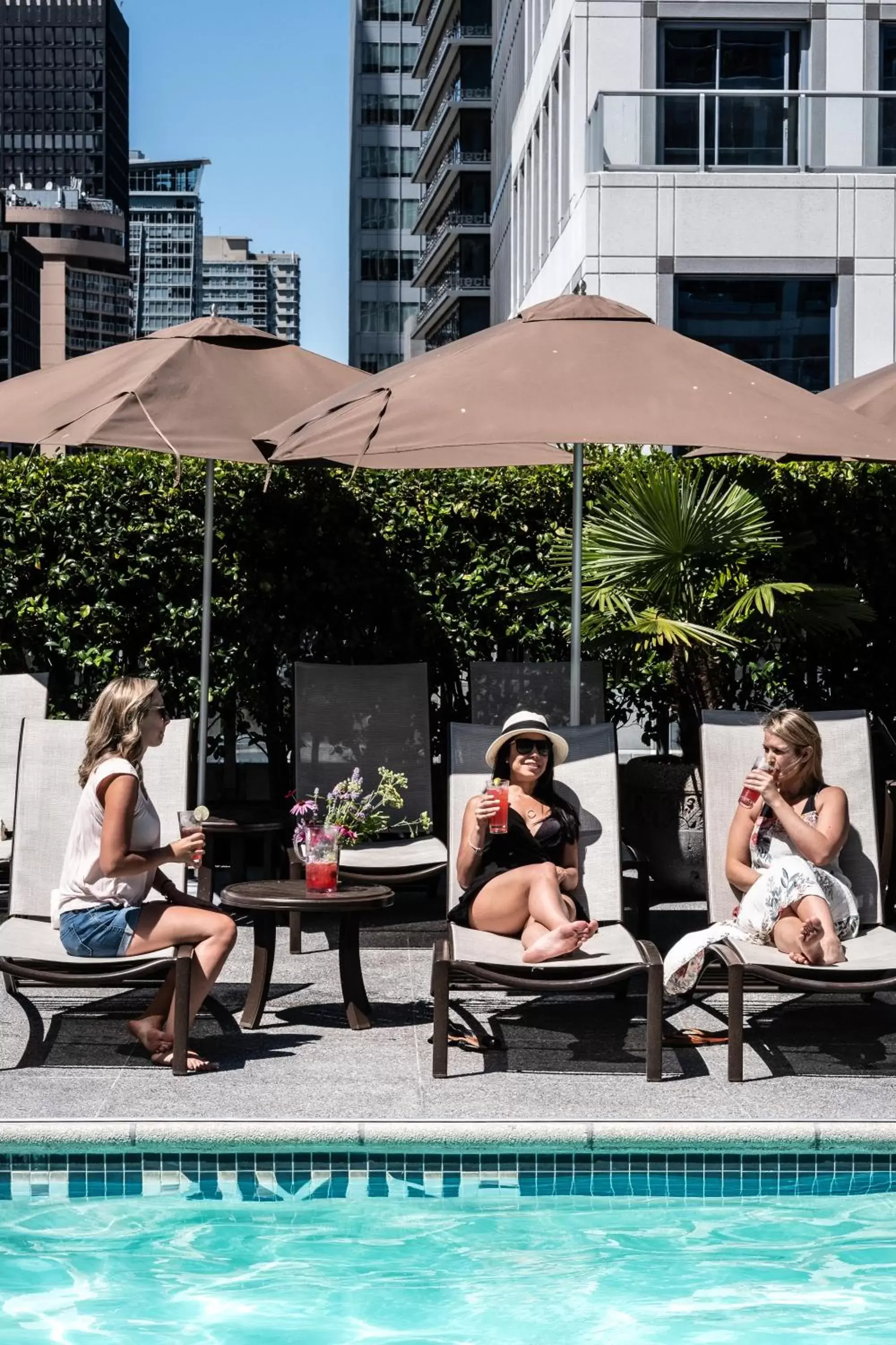 Swimming Pool in Fairmont Waterfront