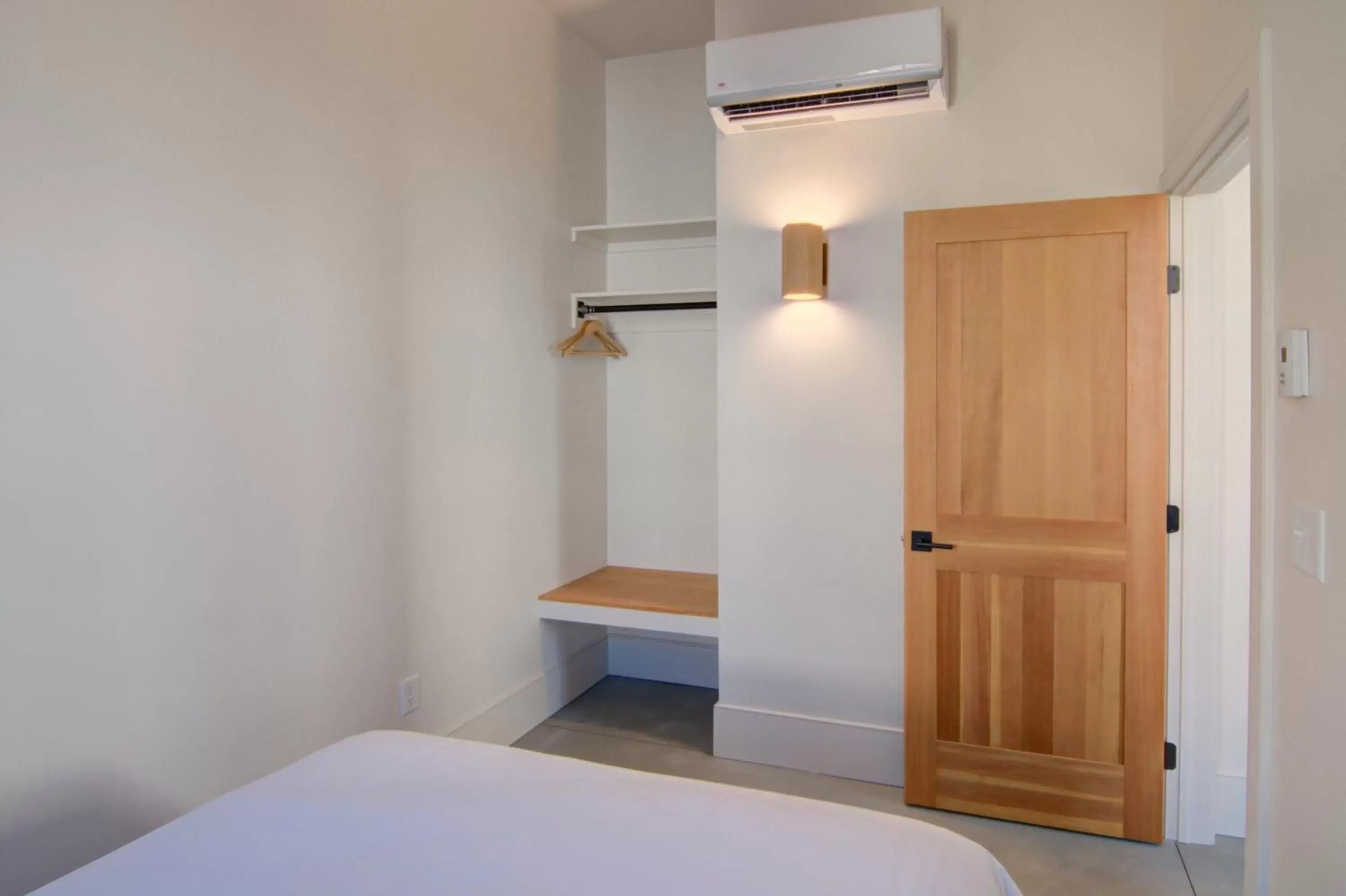 Bedroom, Bed in South Main Residences by Surf Hotel