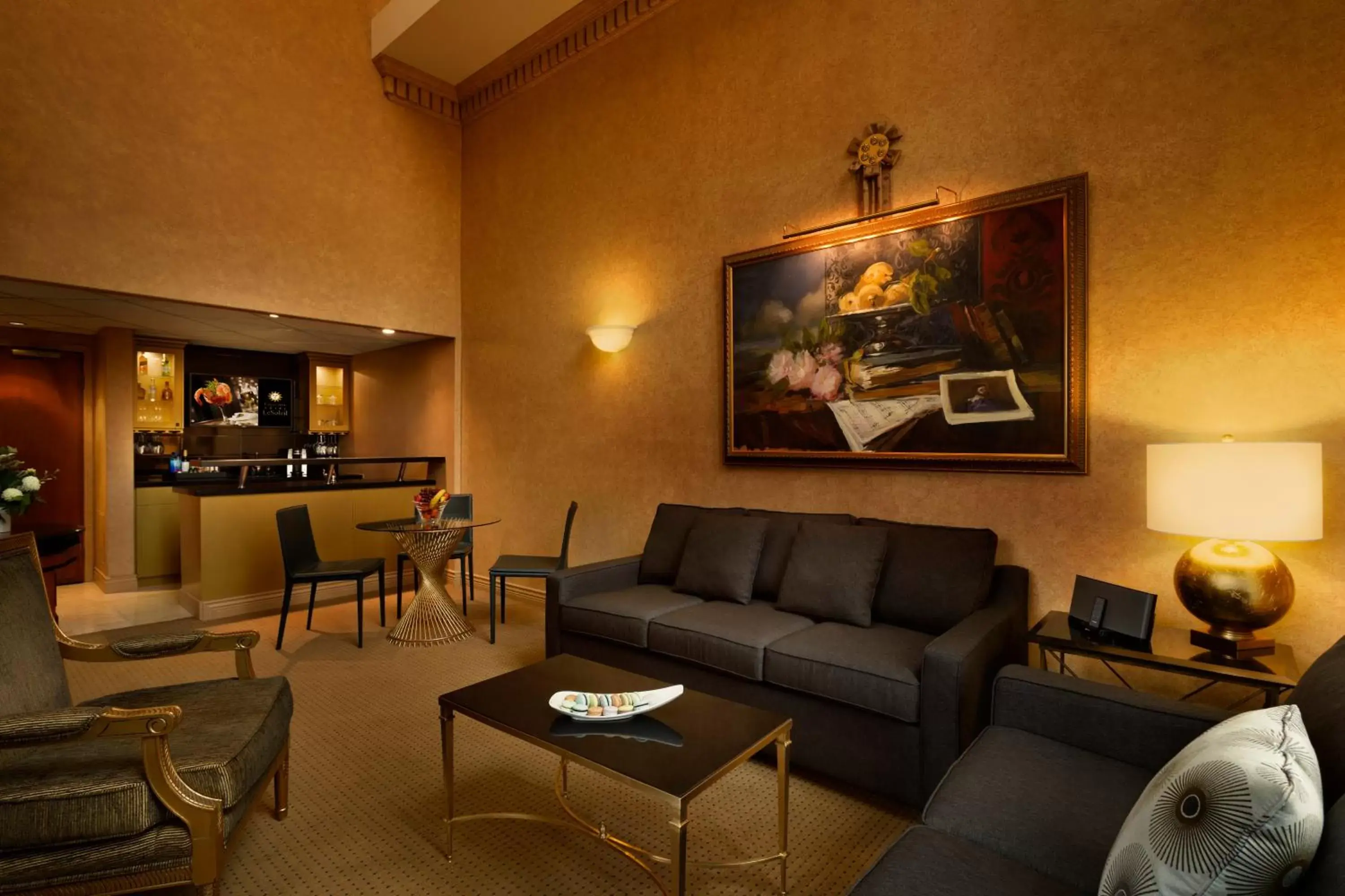 Seating Area in Hotel Le Soleil by Executive Hotels