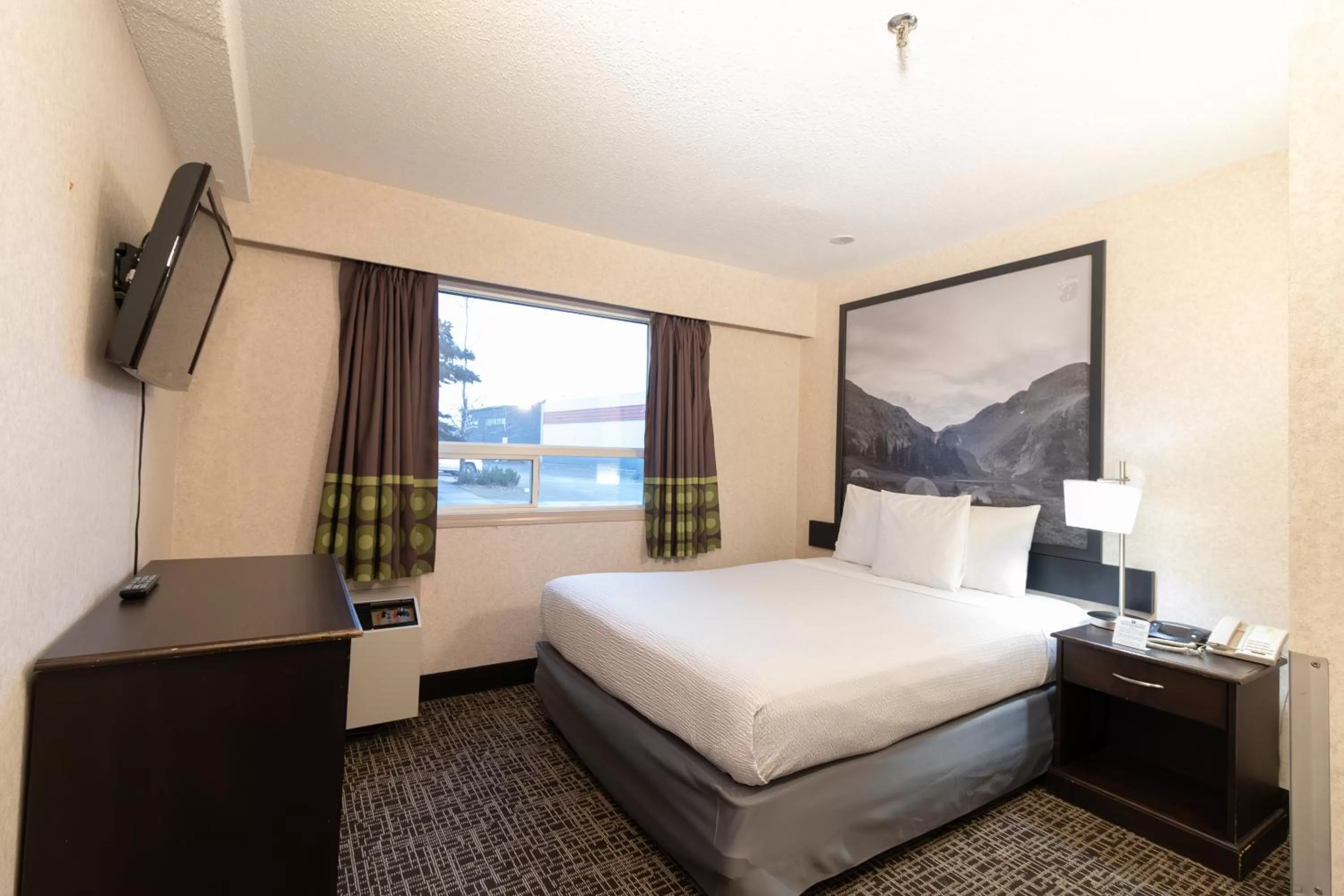 Bed in Super 8 by Wyndham Prince George