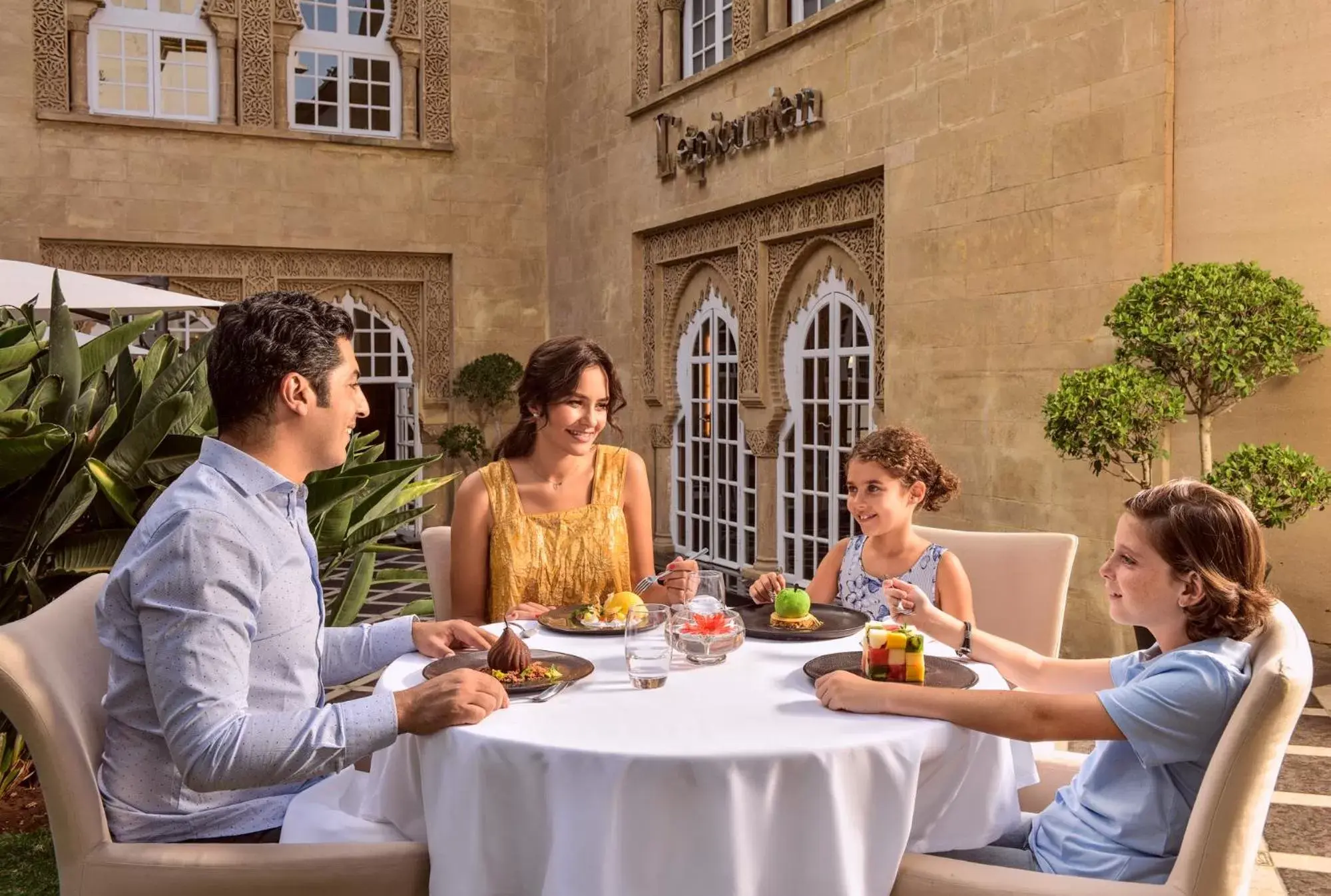 Restaurant/places to eat in La Tour Hassan Palace