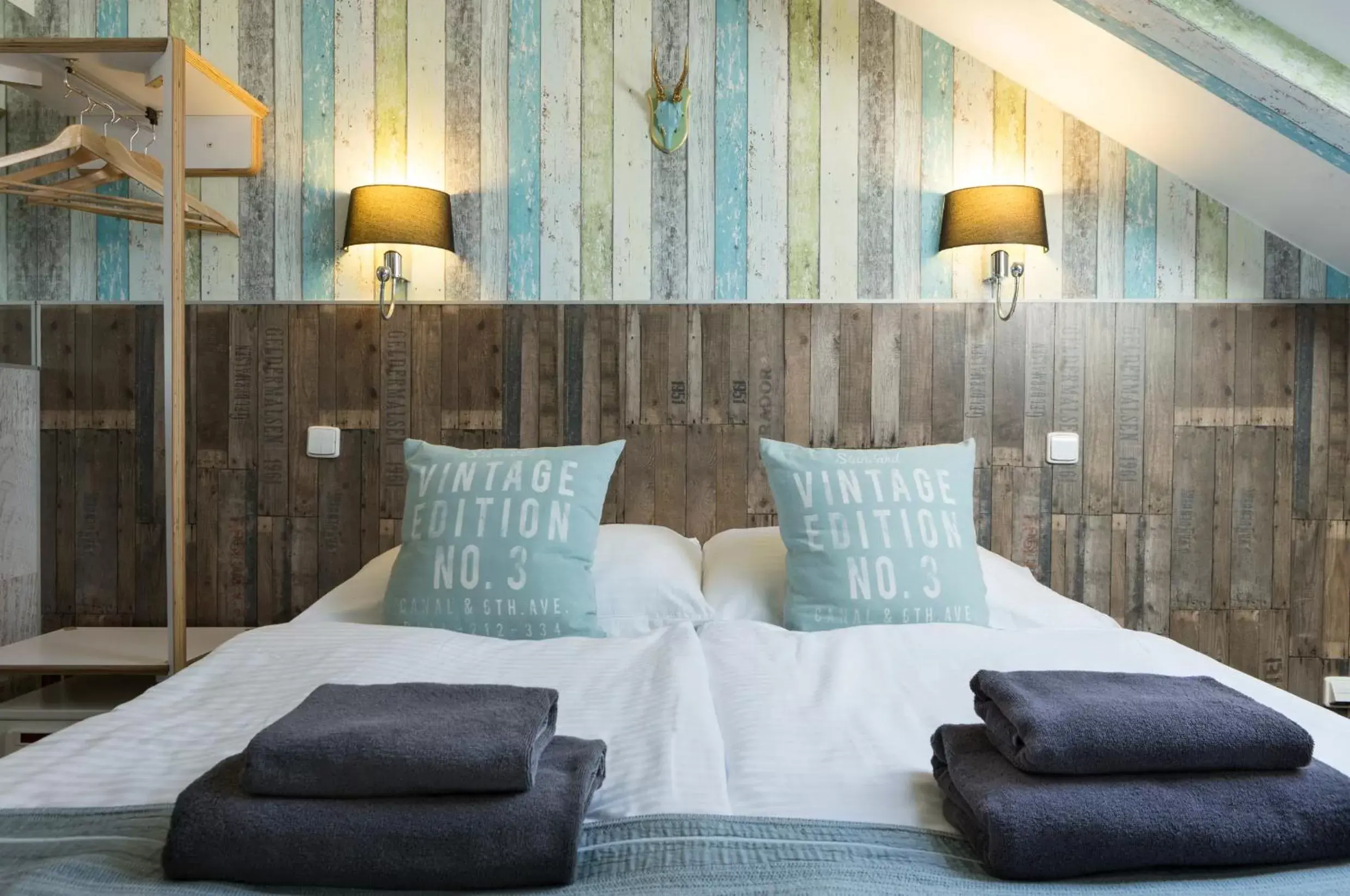 bunk bed, Bed in Royal Court Hotel bunk bed, Bed in Royal Court Hotel