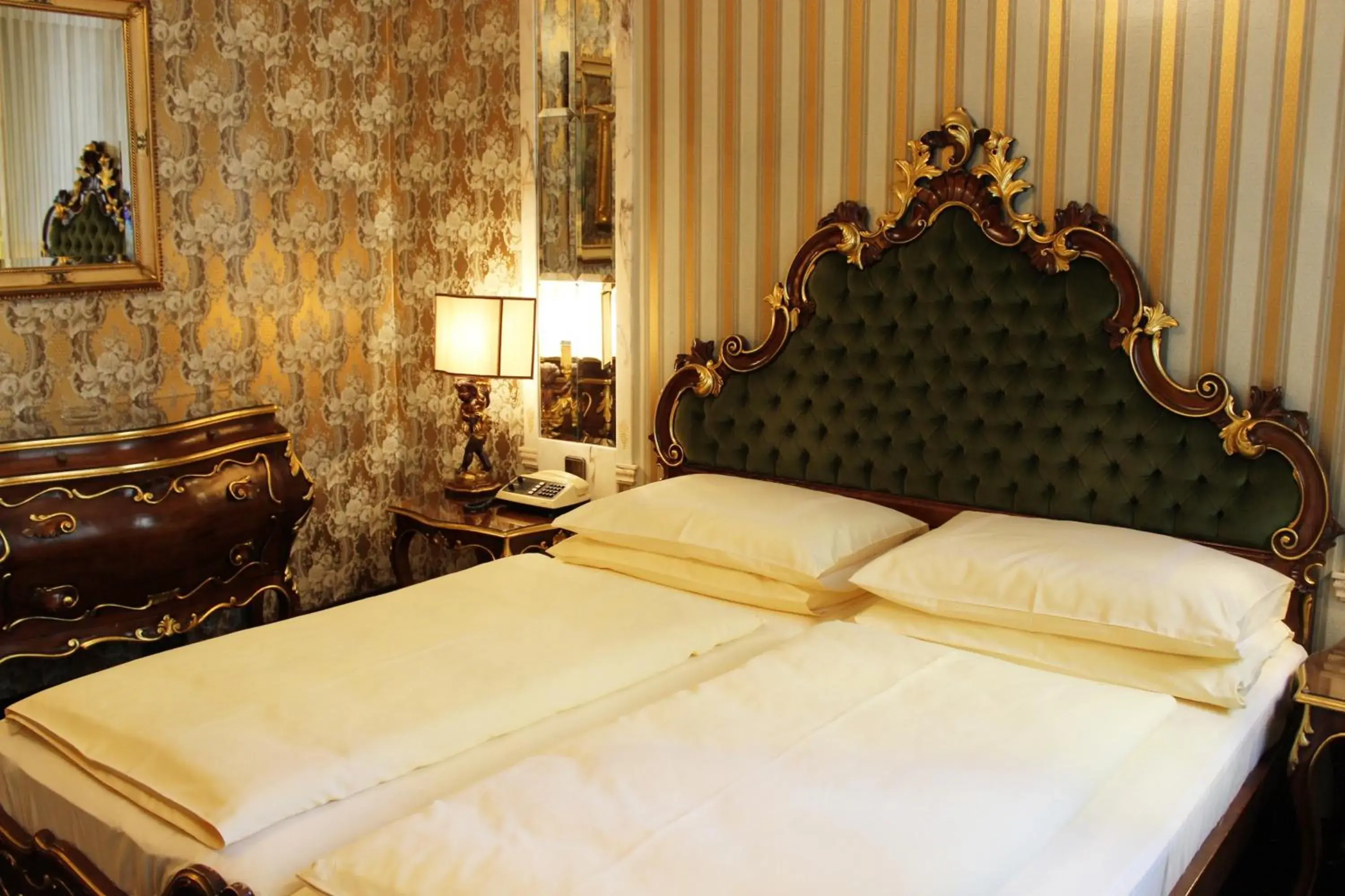 Business Double Room in Hotel Palais Porcia