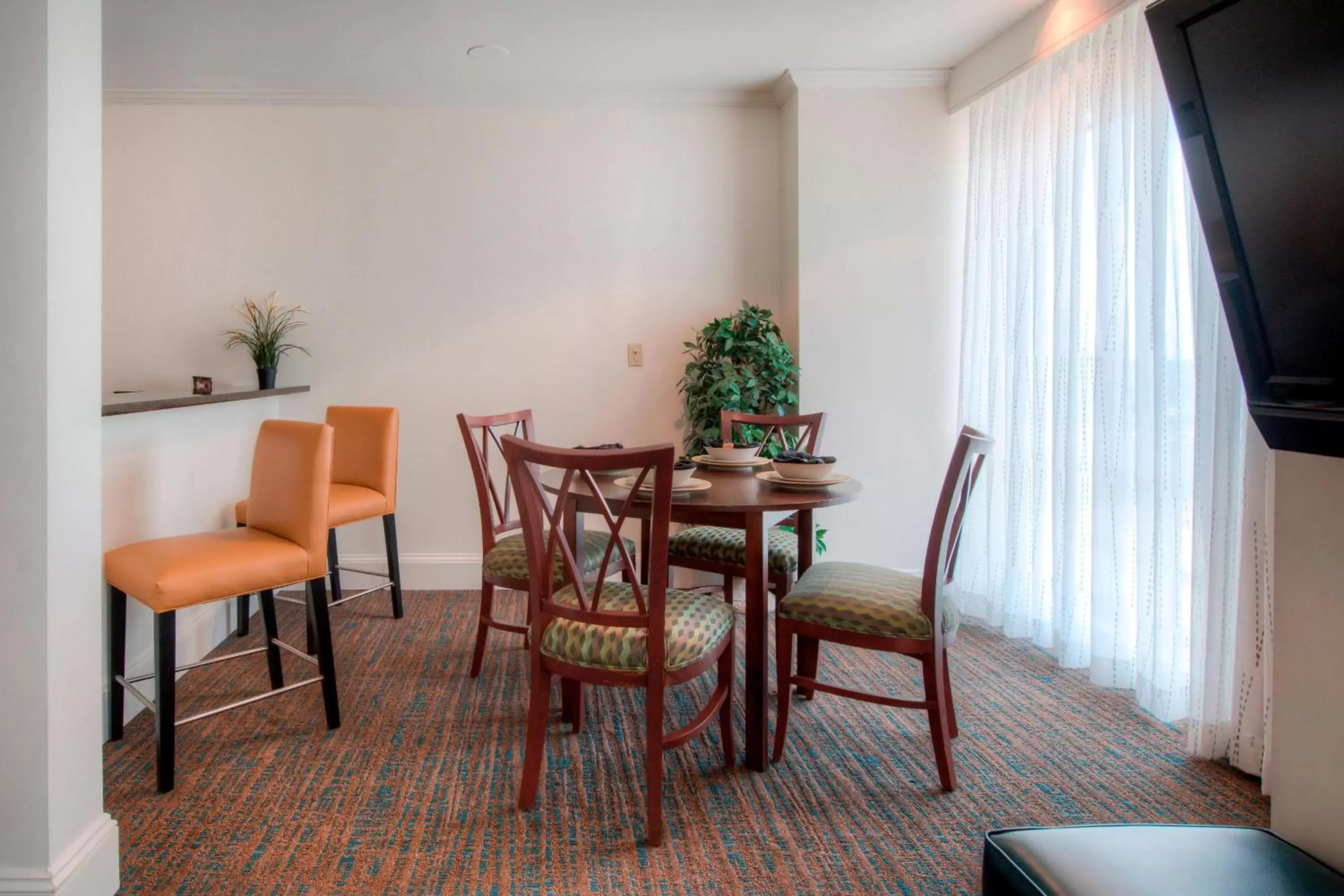 Bedroom, Dining Area in Residence Inn Charlotte Uptown