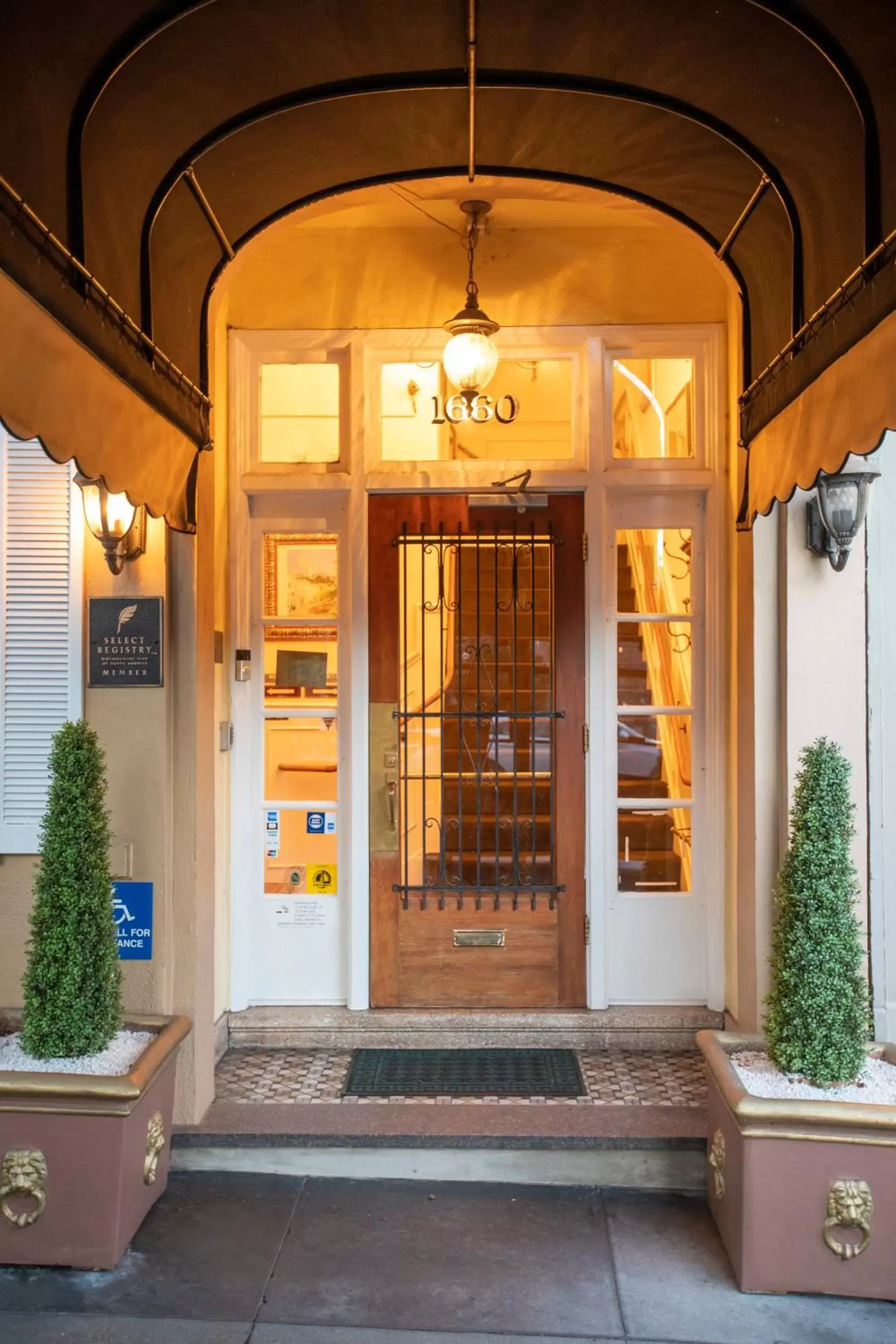 Property building in Washington Square Inn