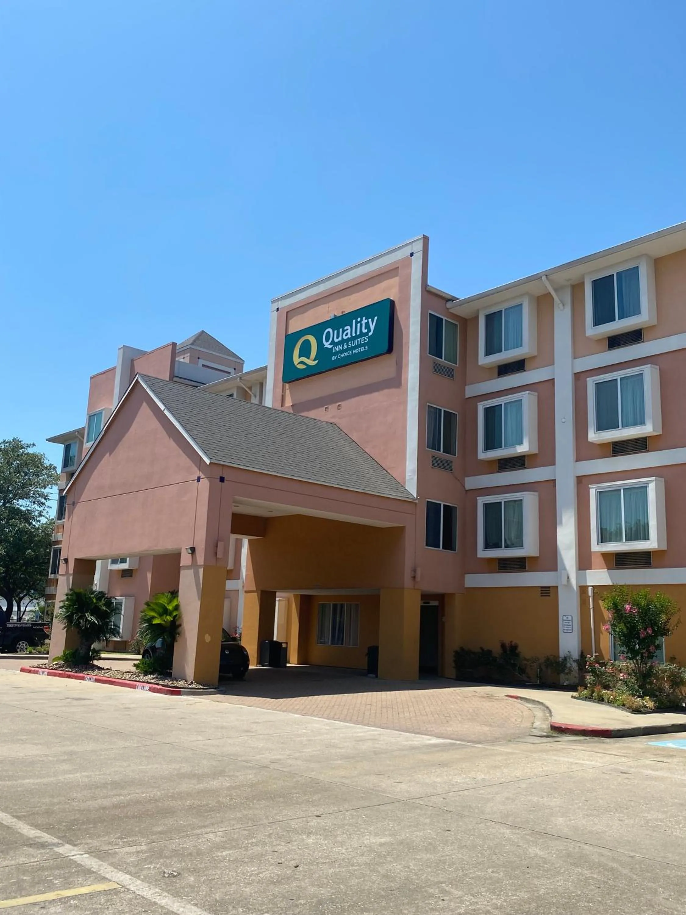 Quality Inn & Suites West Chase