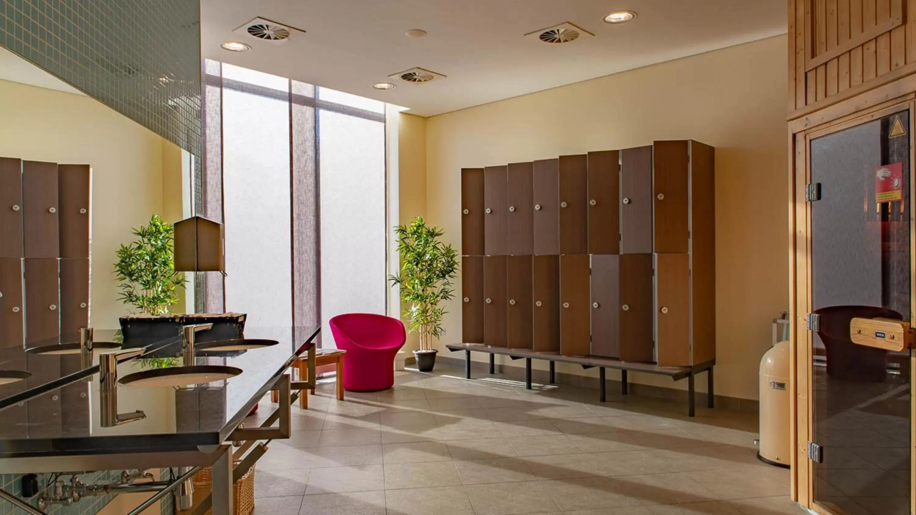 Spa and wellness centre/facilities in Crowne Plaza Brussels Airport, an IHG Hotel