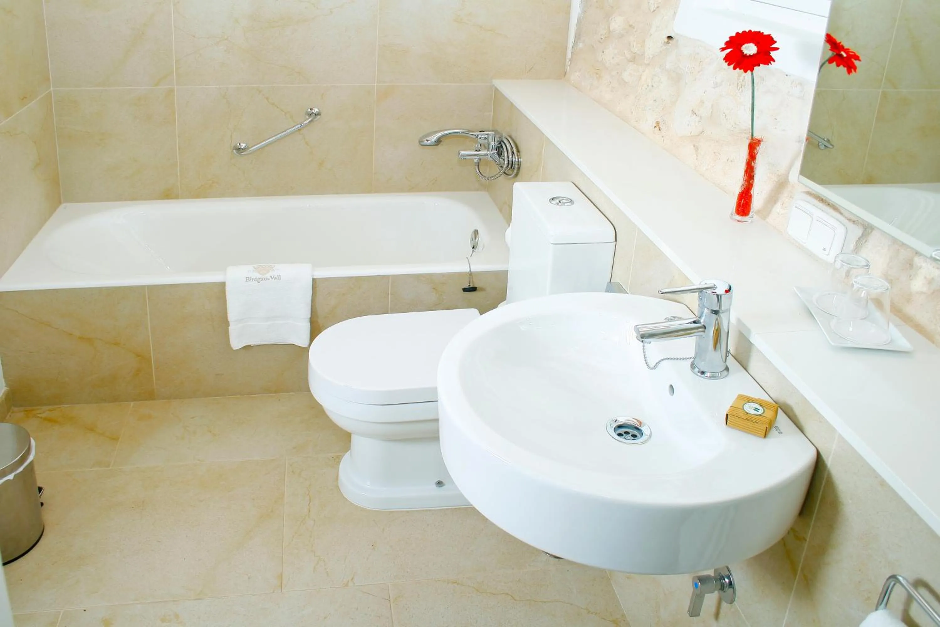 Bathroom in Hotel Rural Binigaus Vell