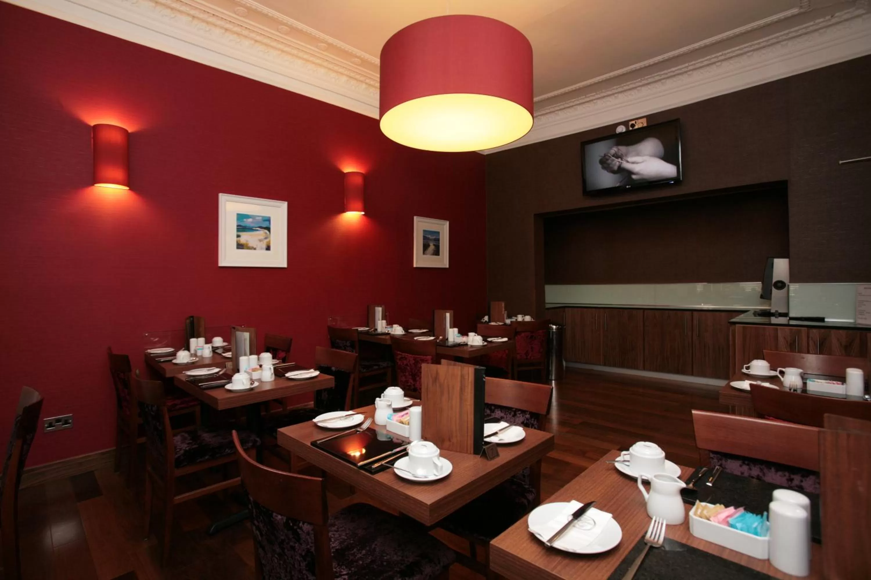 Restaurant/places to eat in Kelvingrove Hotel - Sauchiehall St