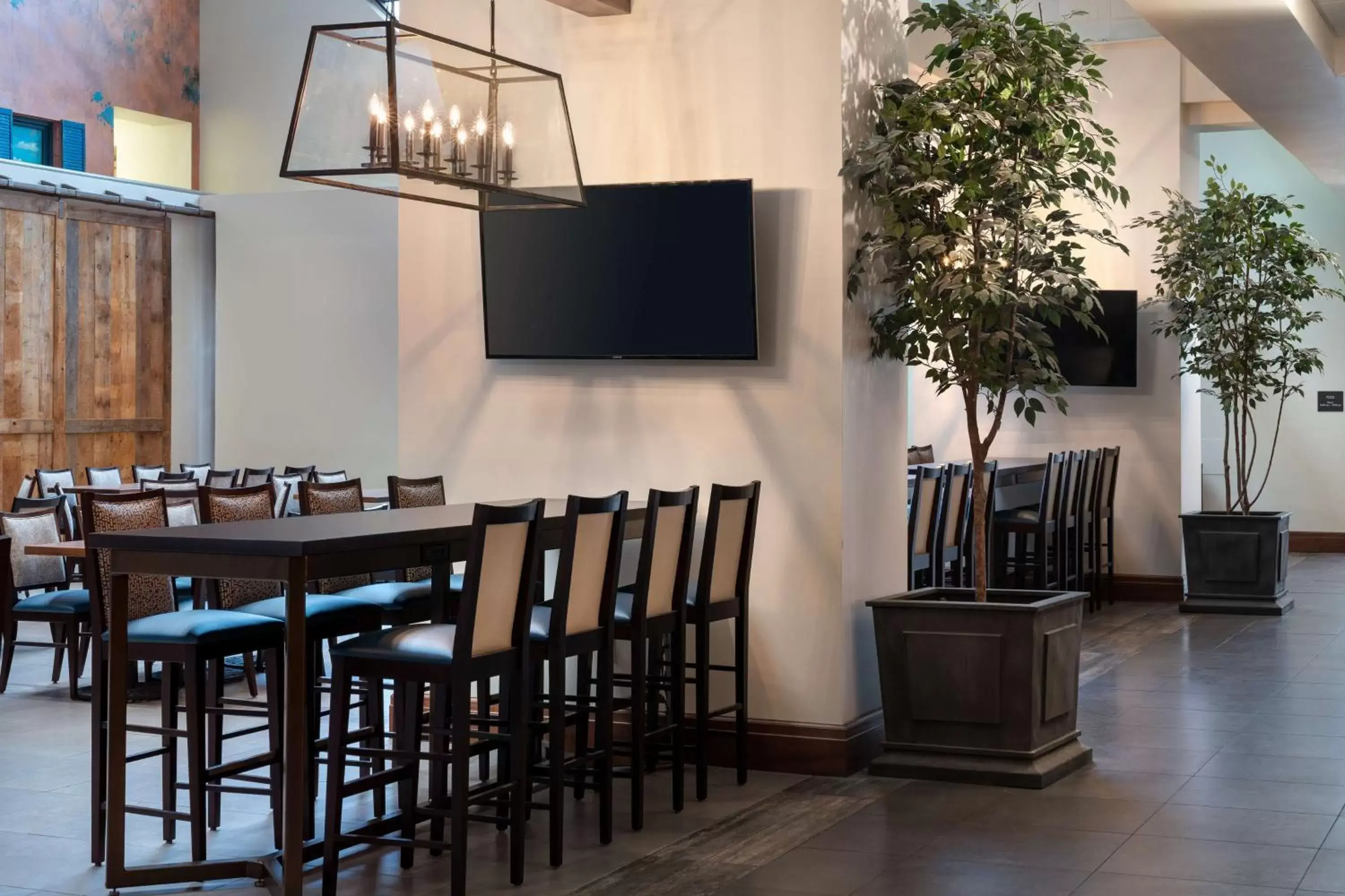 Lobby or reception, TV/Entertainment Center in Embassy Suites by Hilton New Orleans Convention Center