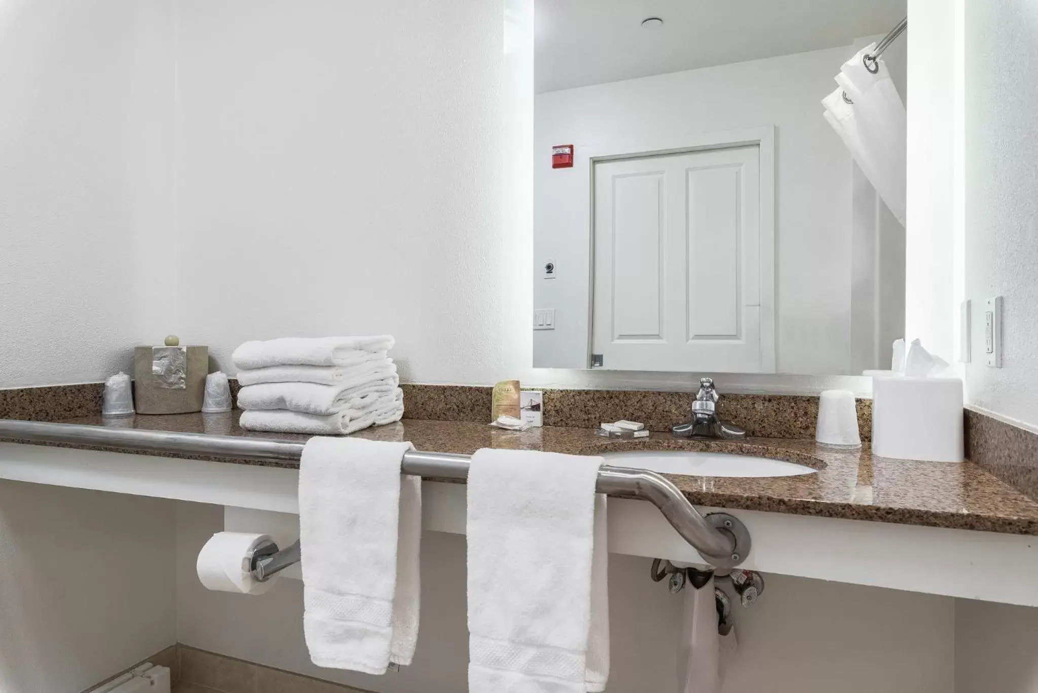 Bathroom in Marshall Suites