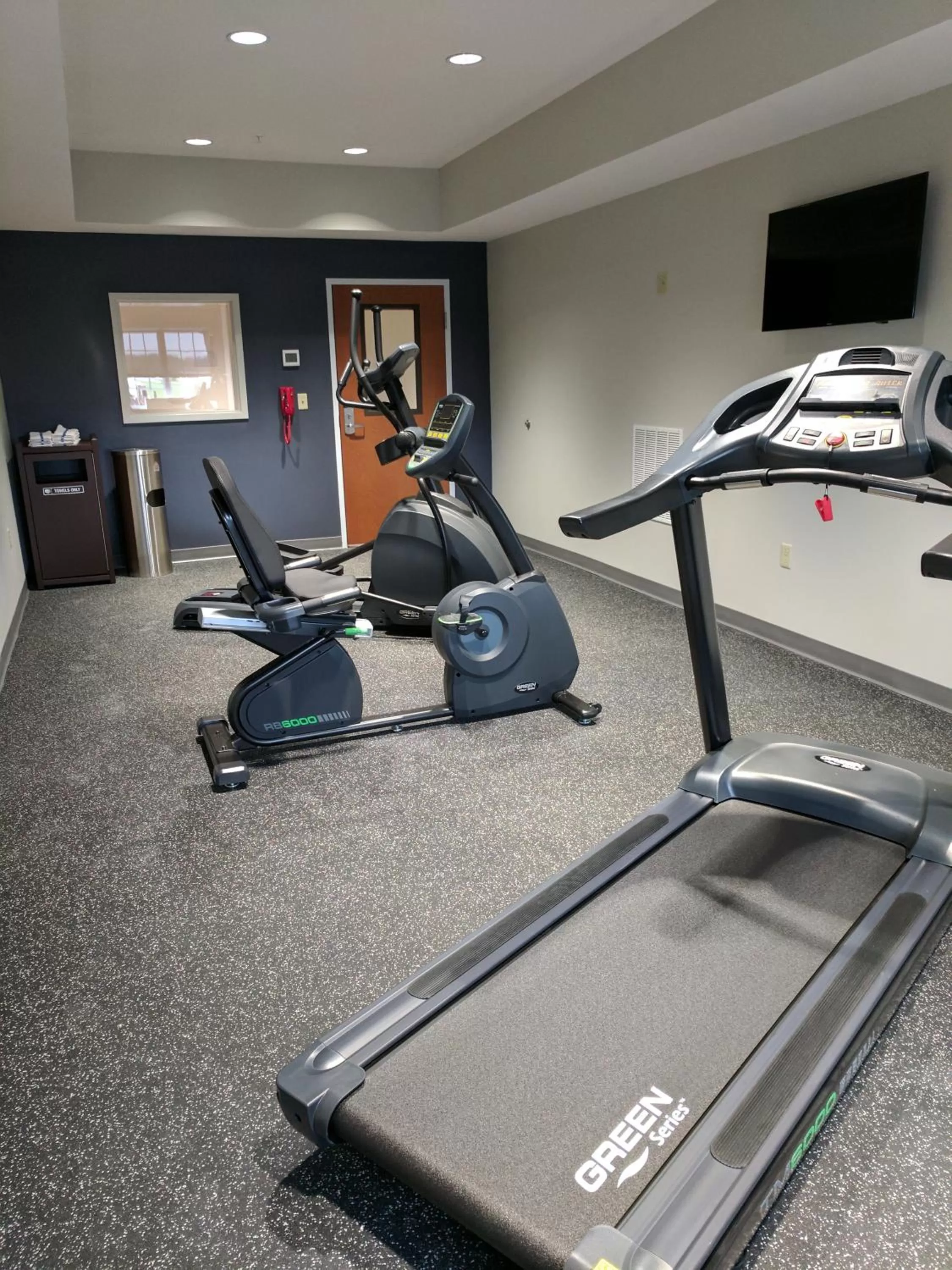 Fitness centre/facilities in Microtel Inn & Suites by Wyndham Clarion