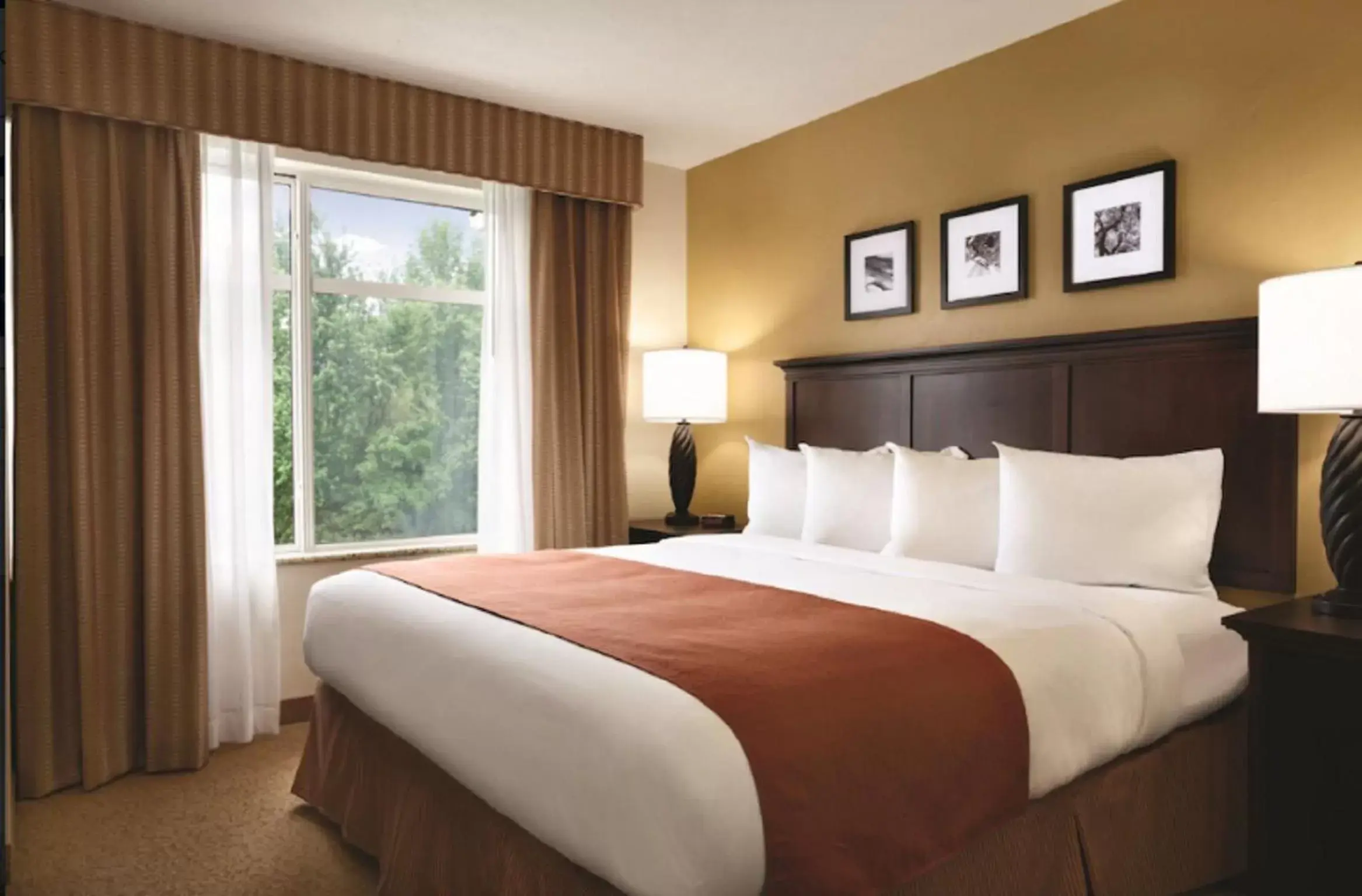 Photo of the whole room, Bed in Country Inn & Suites by Radisson, Oklahoma City - Bricktown, OK