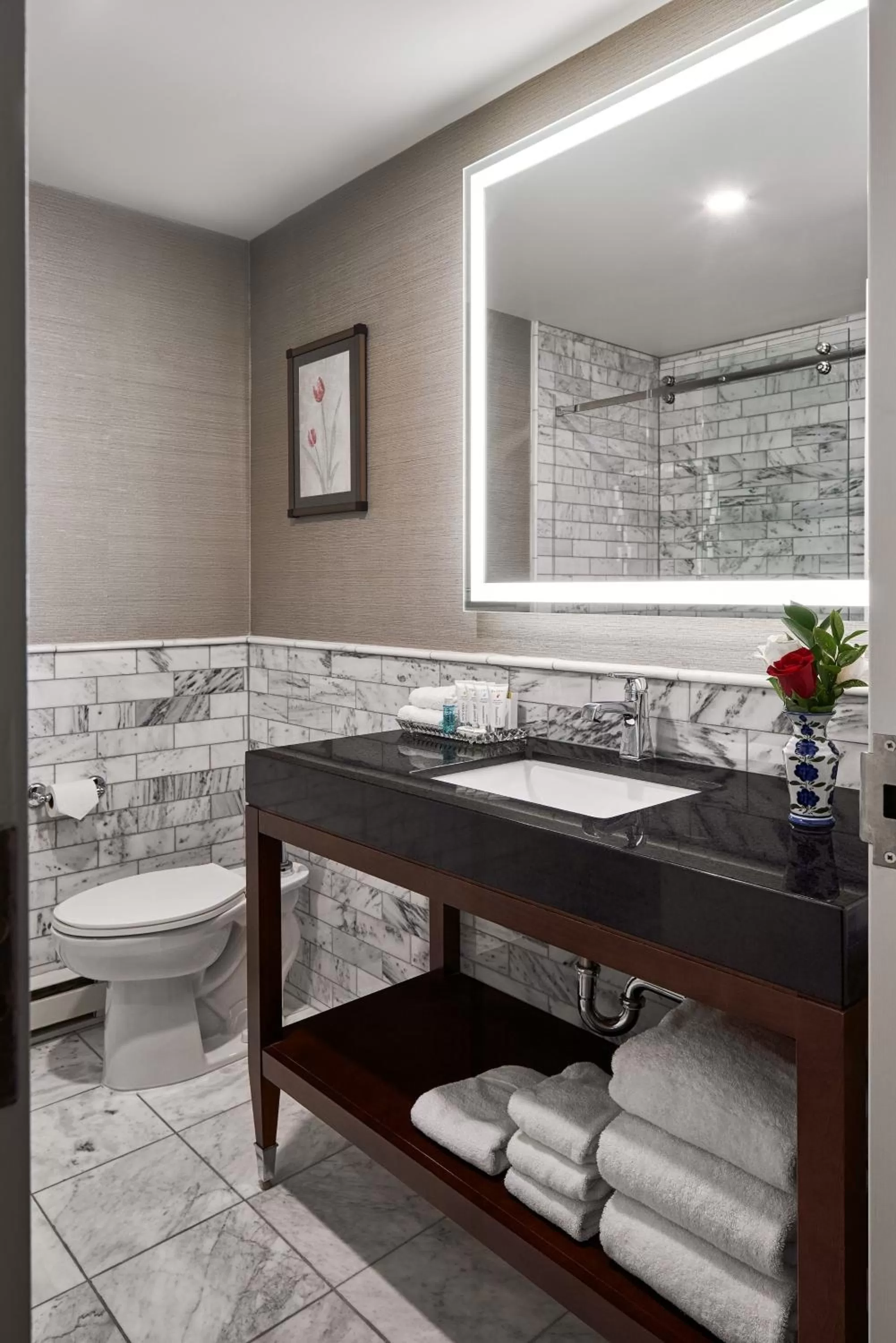 Bathroom in Lord Elgin Hotel