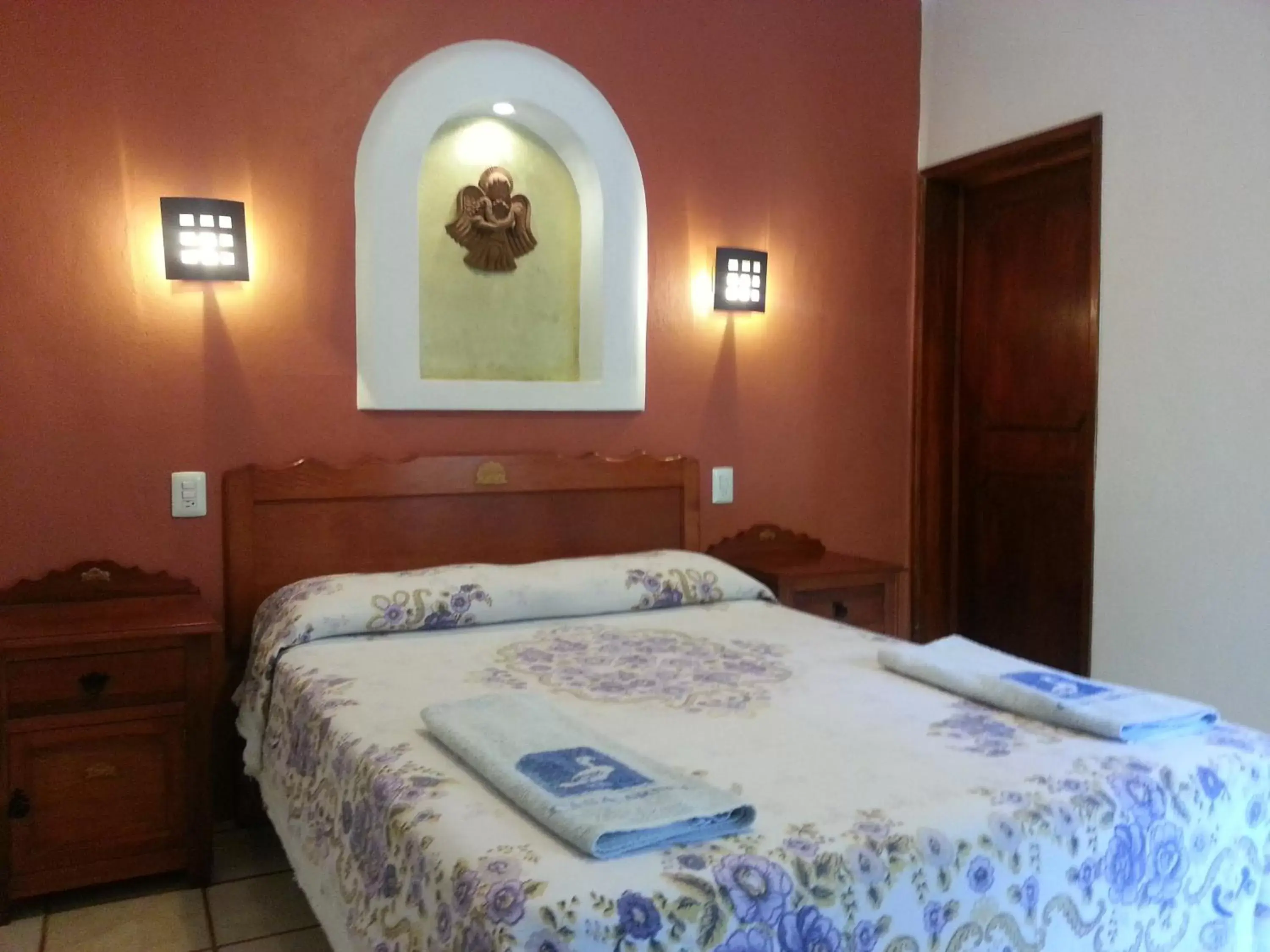 Bed in Hotel Casa Arnel