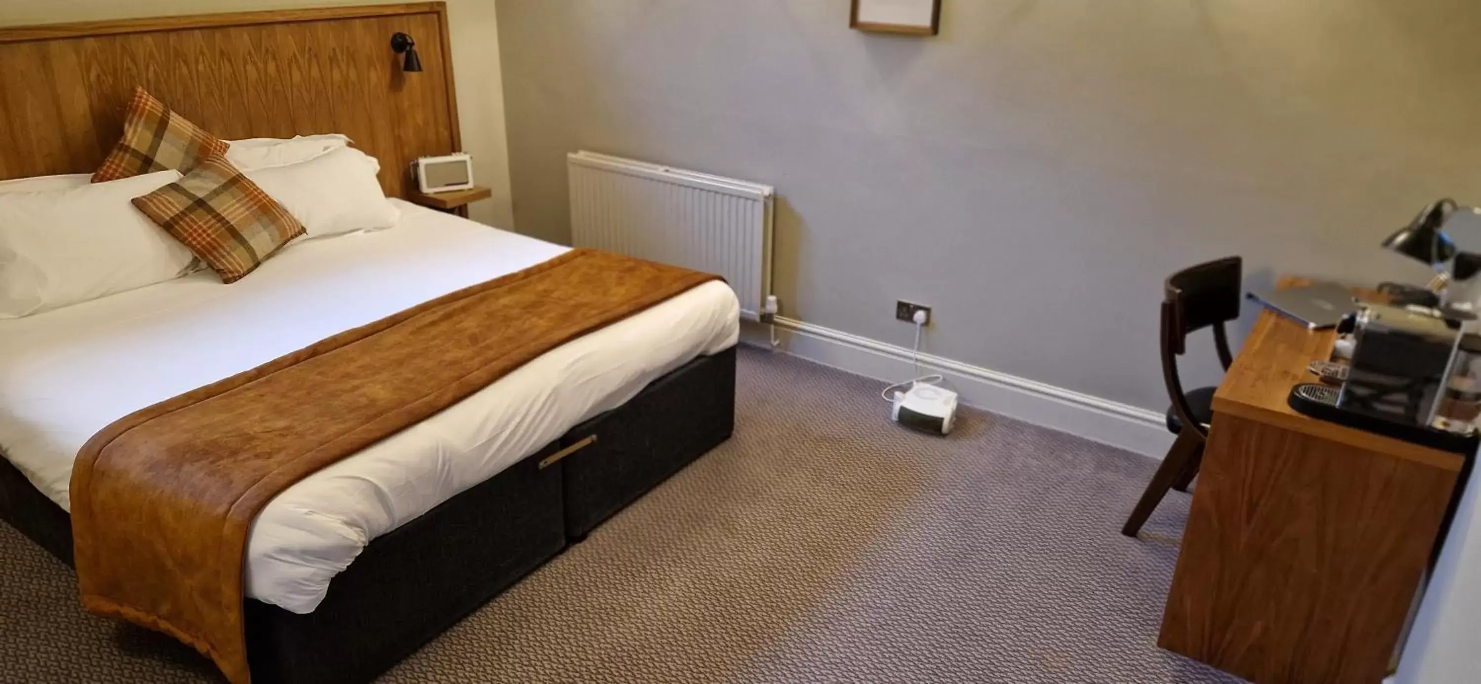 Bed in The Cross-Keys Hotel