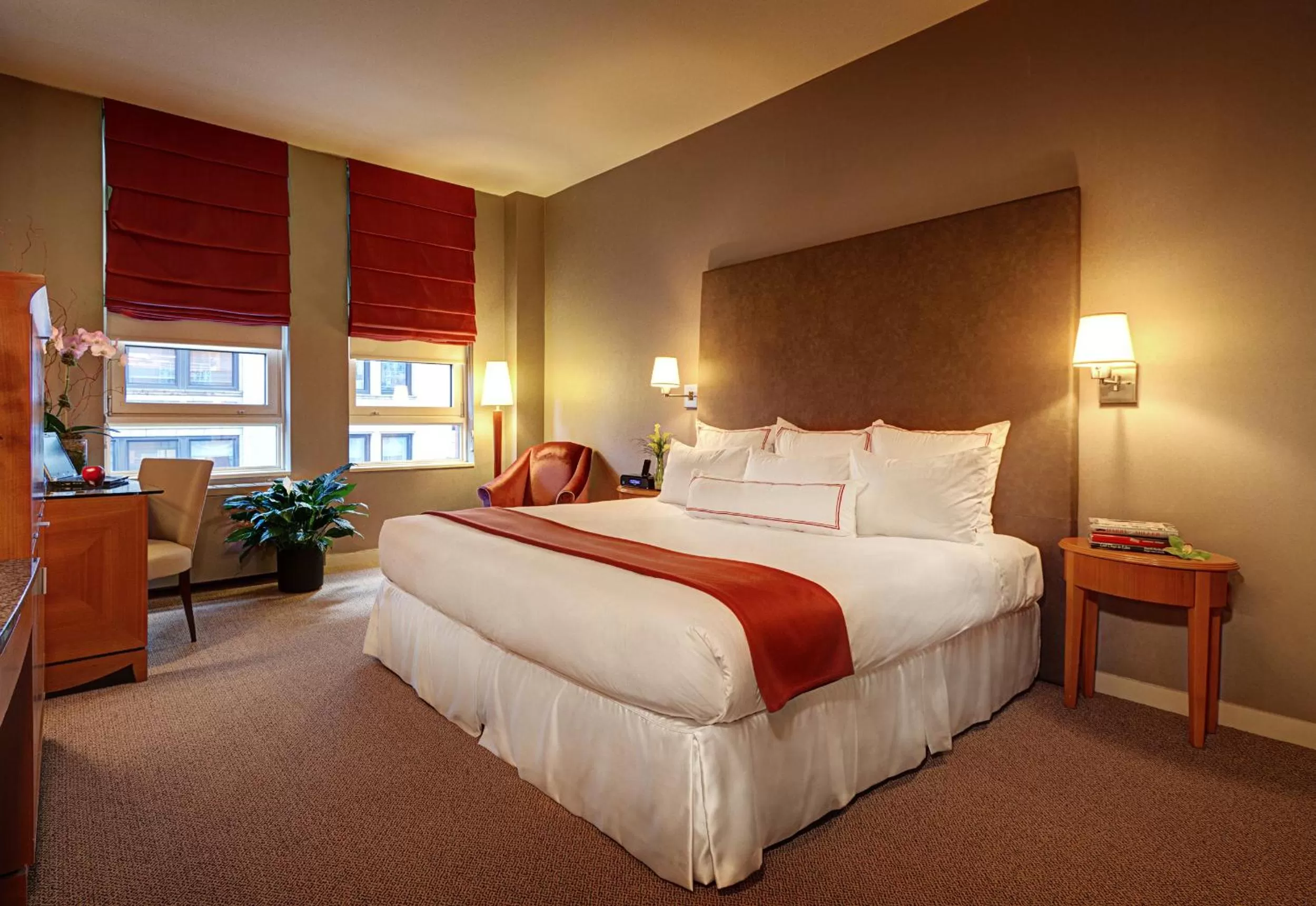 Bed in Hotel Giraffe by Library Hotel Collection