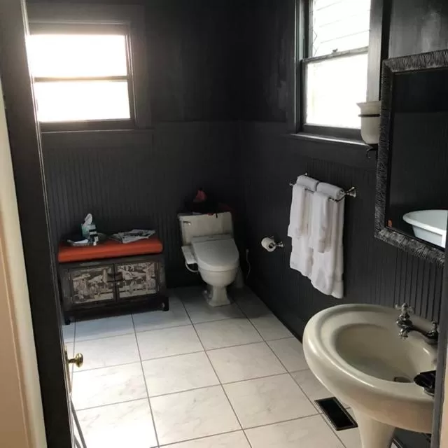 Elmwood 1820 Bed & Breakfast Inn