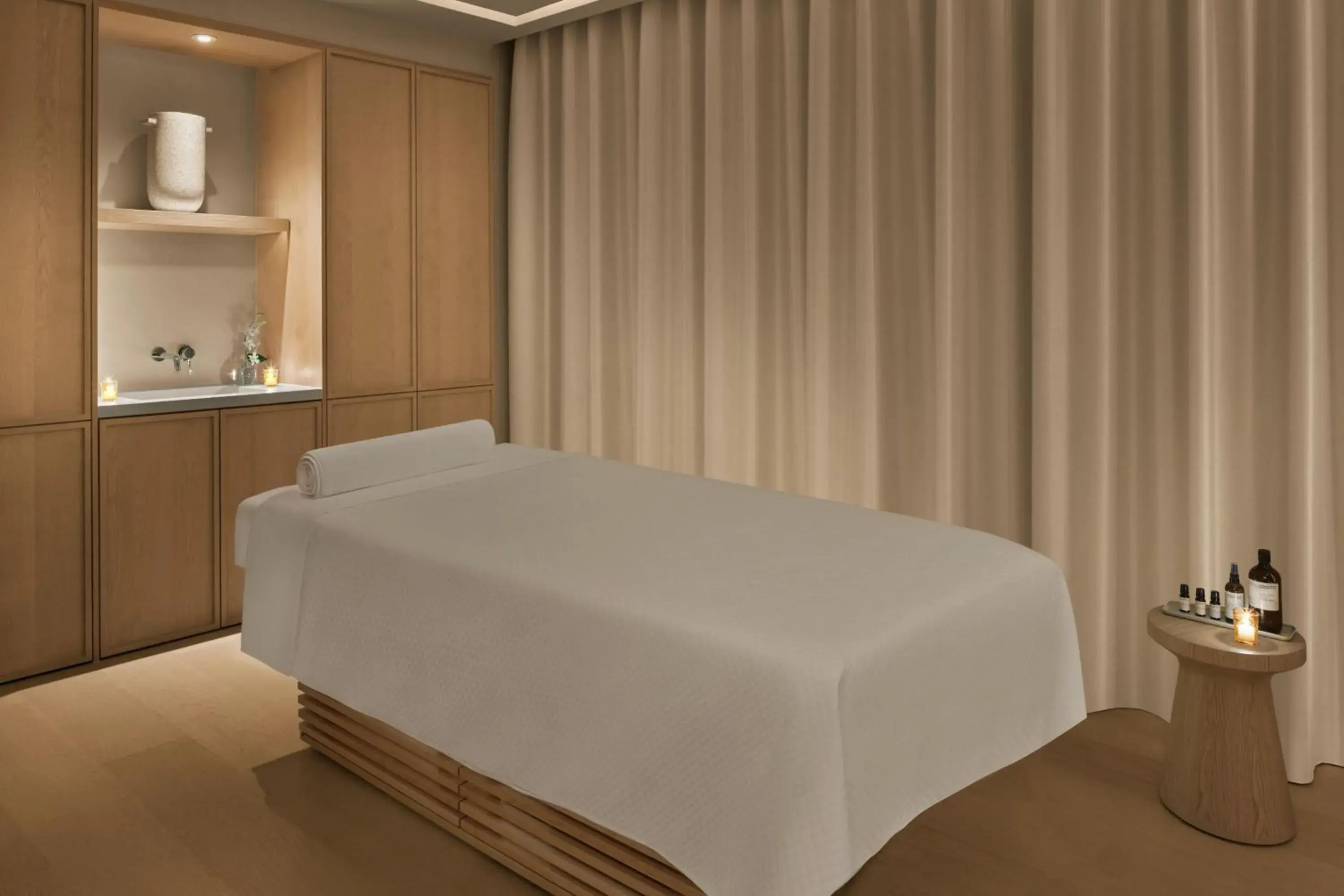 Spa and wellness centre/facilities, Bed in The Singapore EDITION