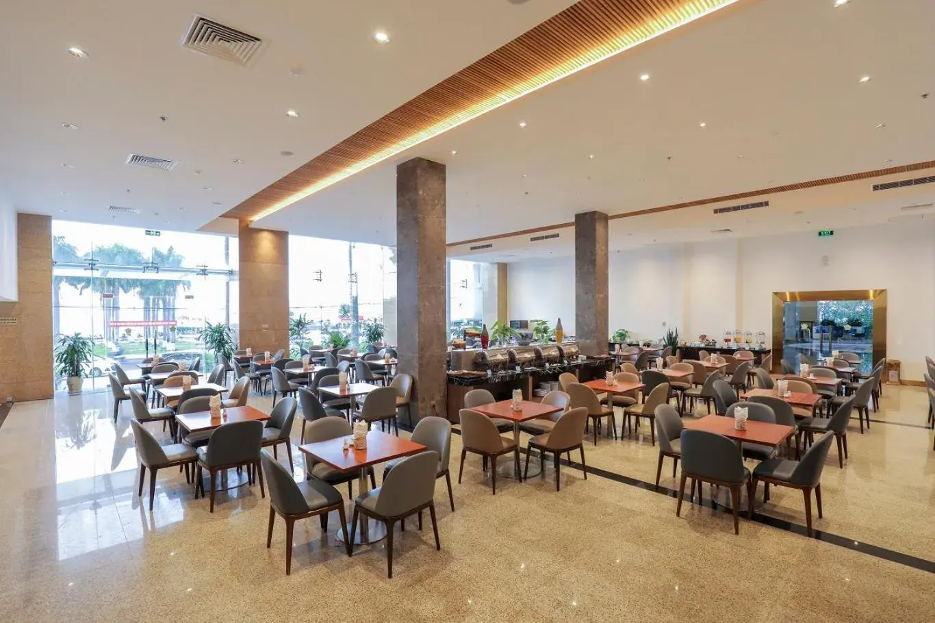 Restaurant/Places to Eat in Saigon Quy Nhon Hotel