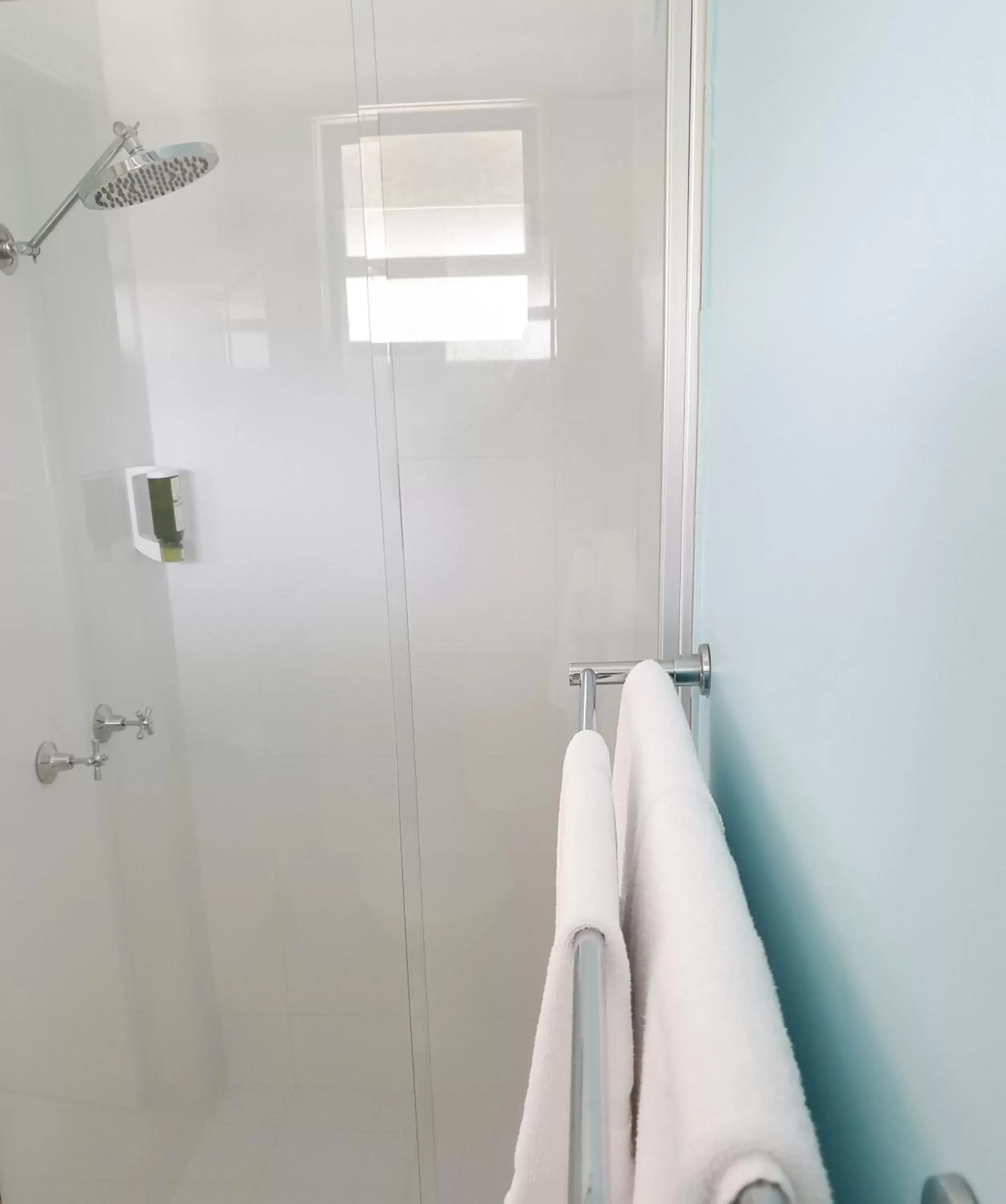Shower, Bathroom in Ballina Beach Resort