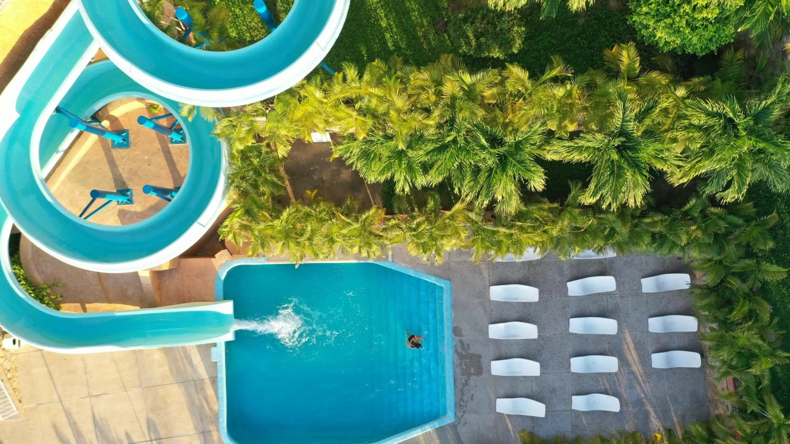 Aqua park in Alba Suites Acapulco