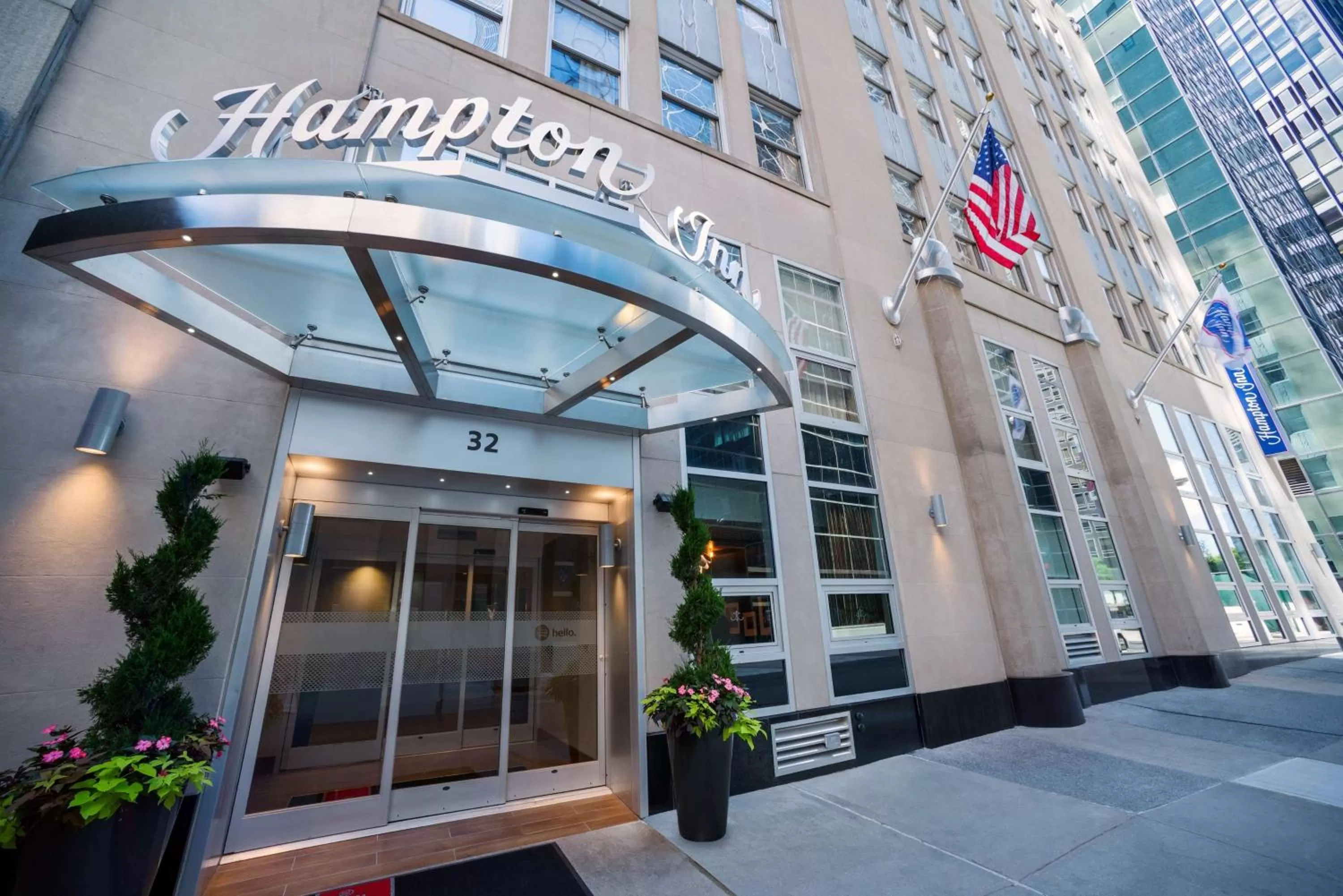 Property building in Hampton Inn Manhattan/Downtown- Financial District