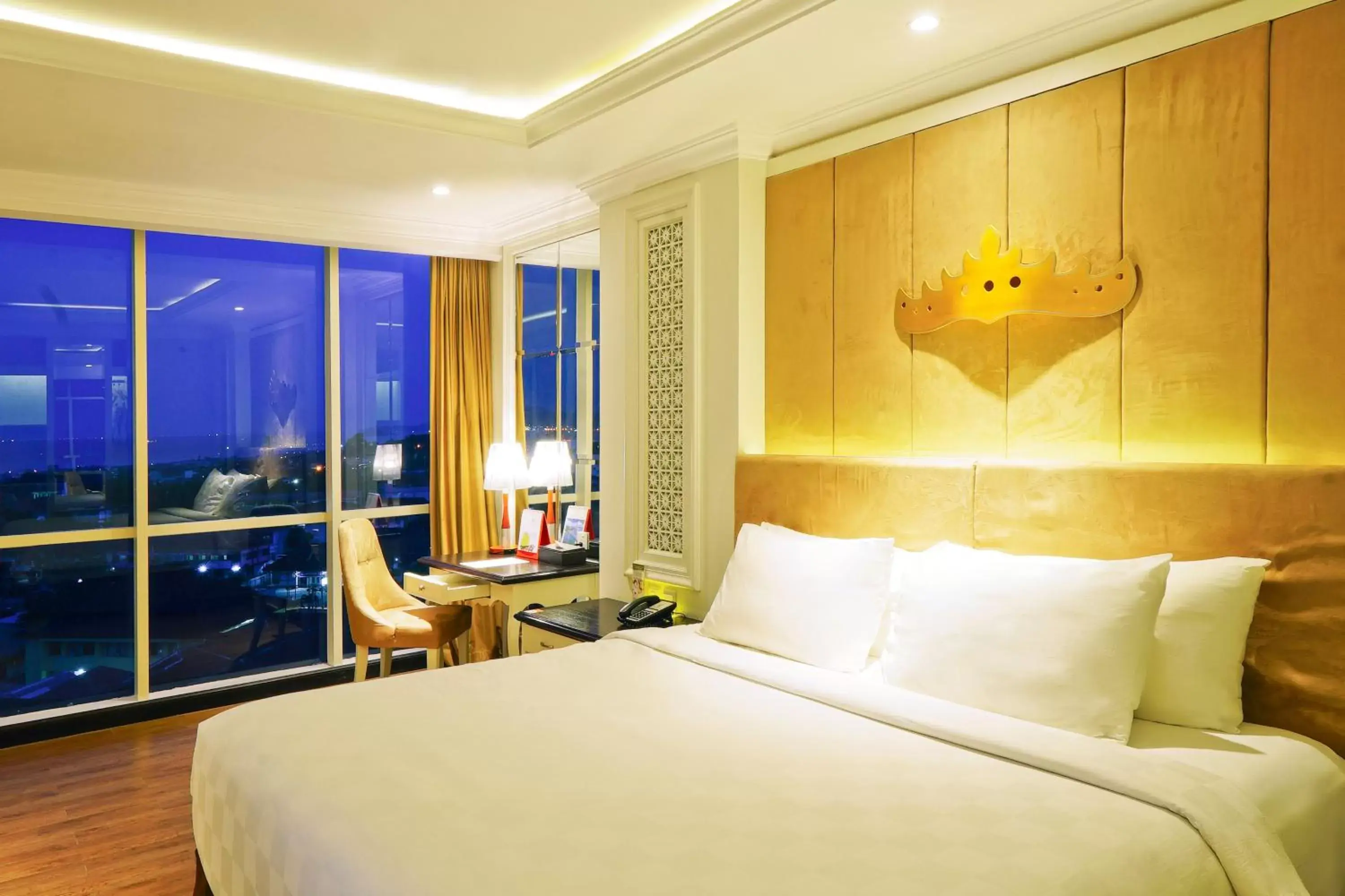 Bedroom, Bed in Swiss-Belhotel Lampung