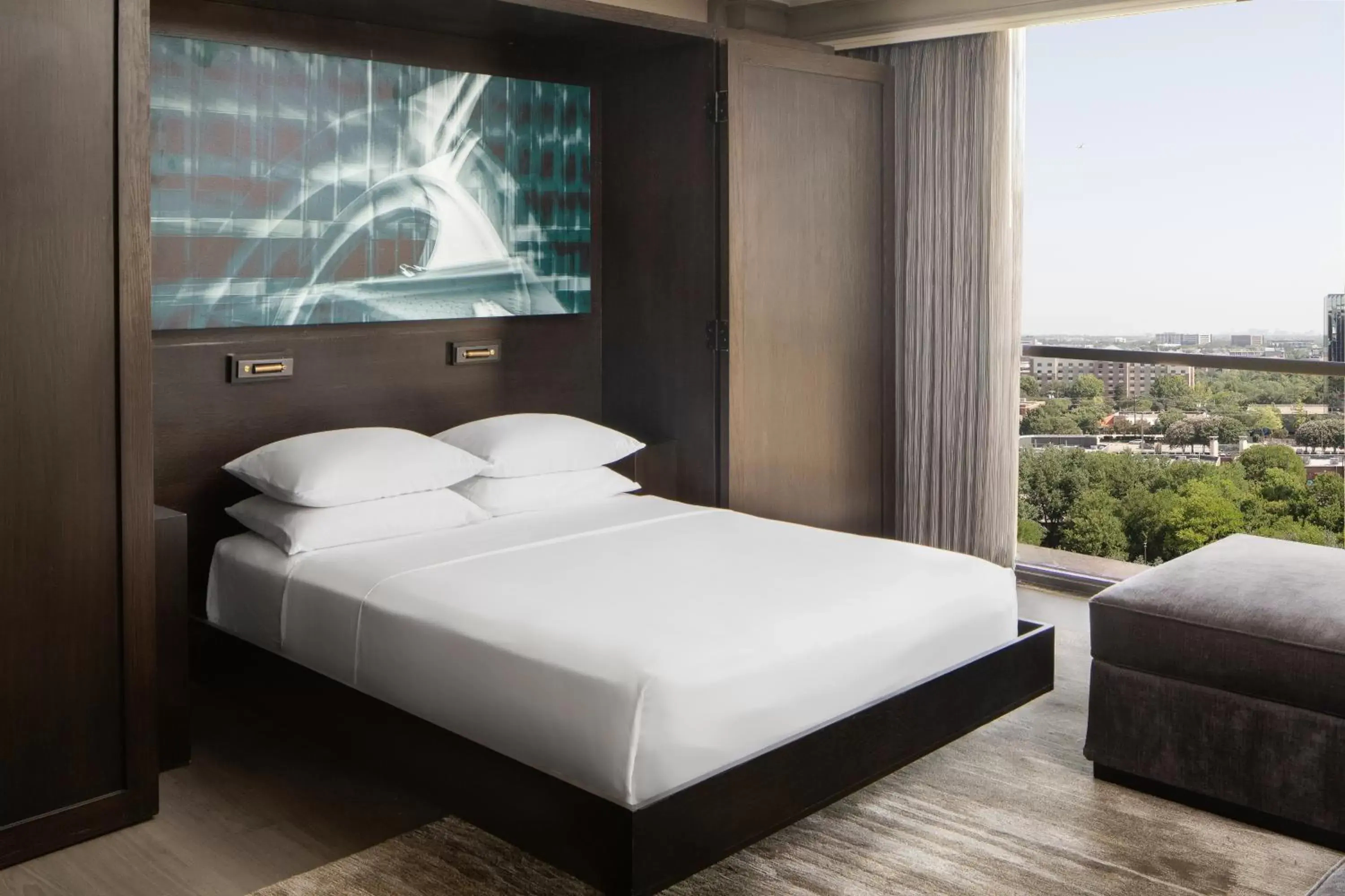 Bed in Dallas-Addison Marriott Quorum by the Galleria