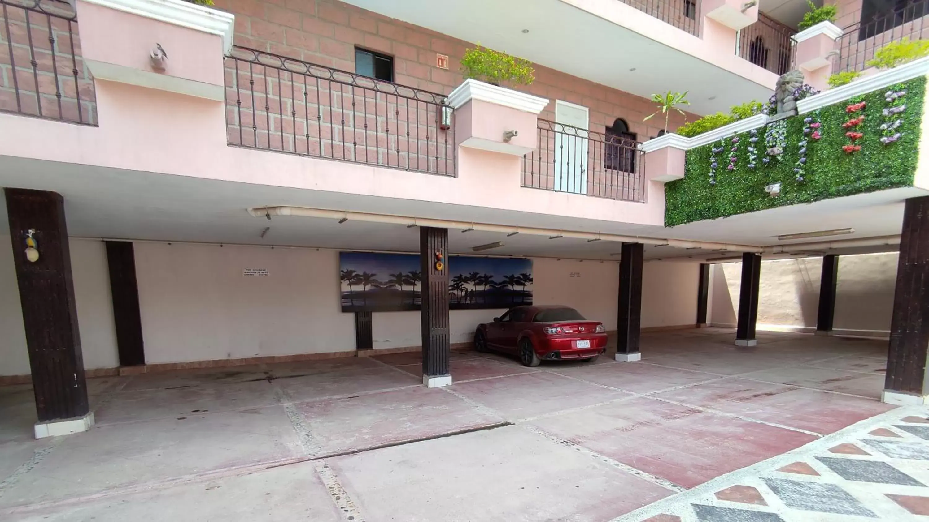 Parking in Hotel Brisas Del Pacífico