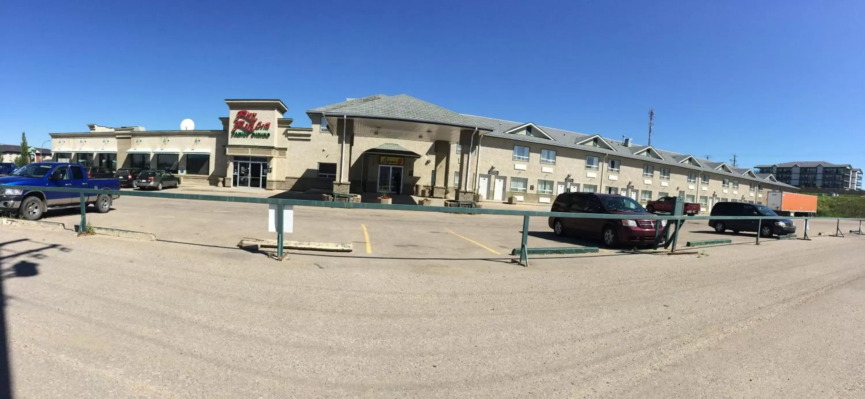 Facade/entrance, Property Building in Super 8 by Wyndham Drayton Valley