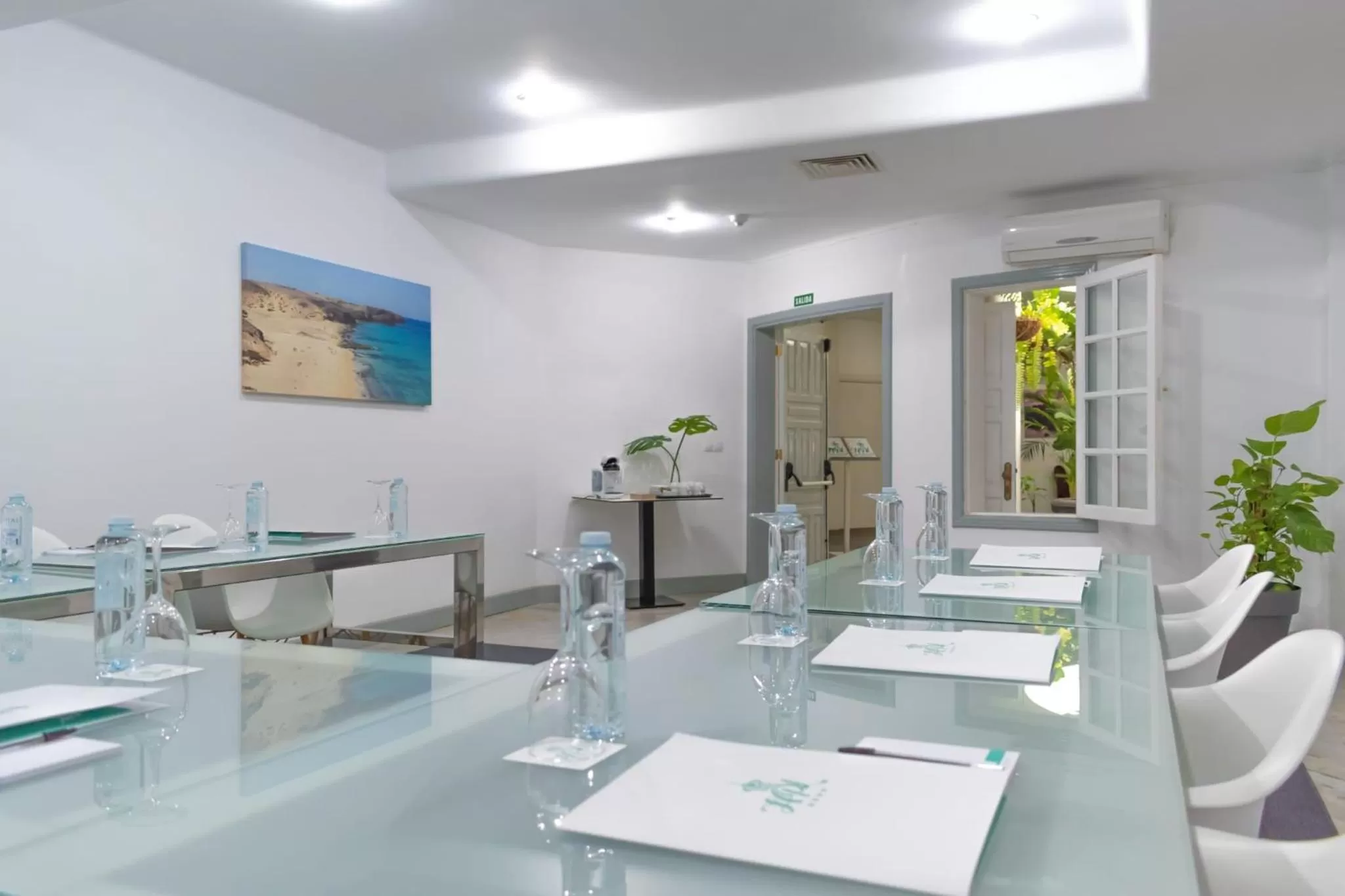 Business facilities in Hyde Park Lane