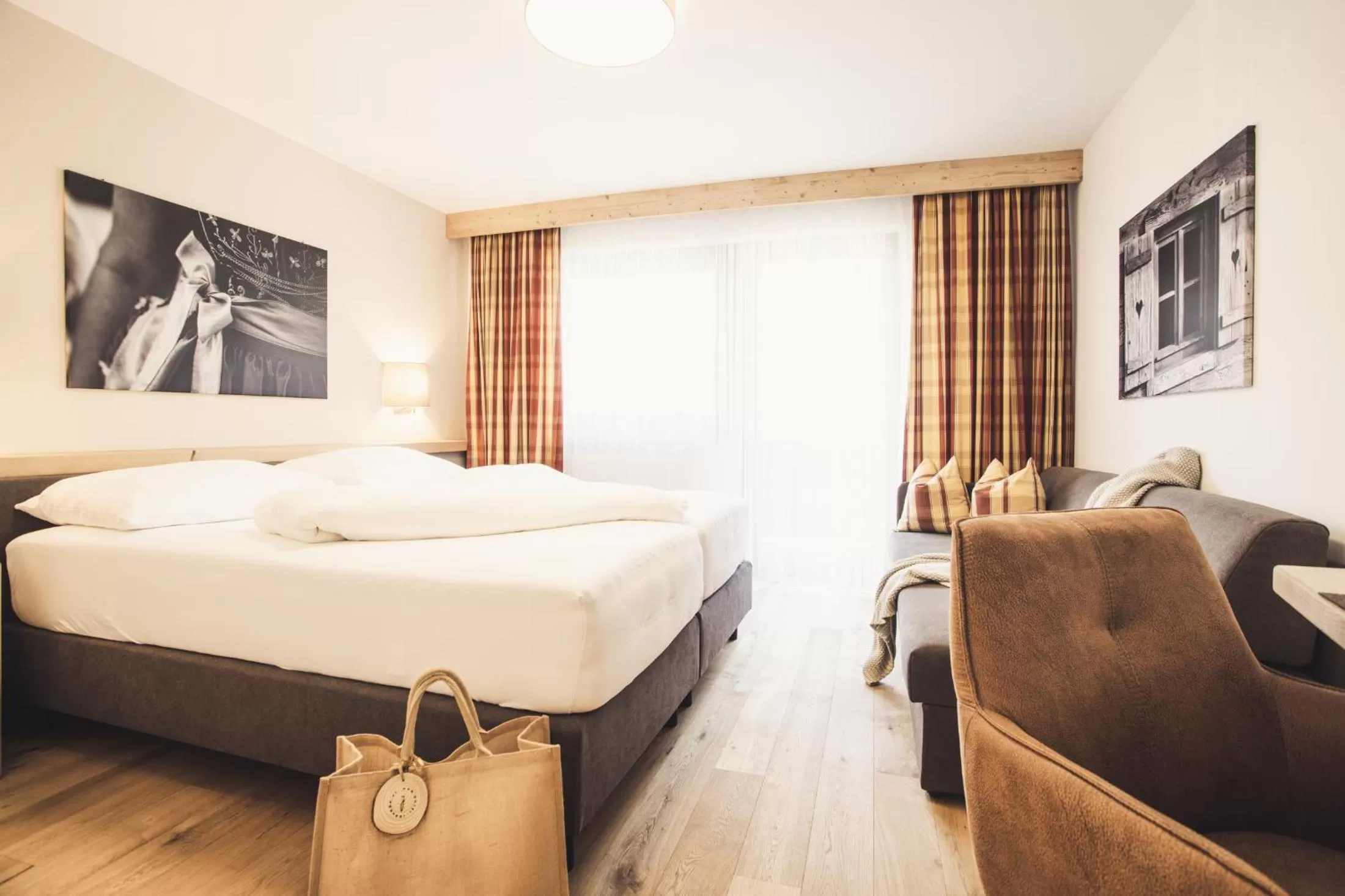 Photo of the whole room, Bed in Hotel Johanna mitten im Ötztal