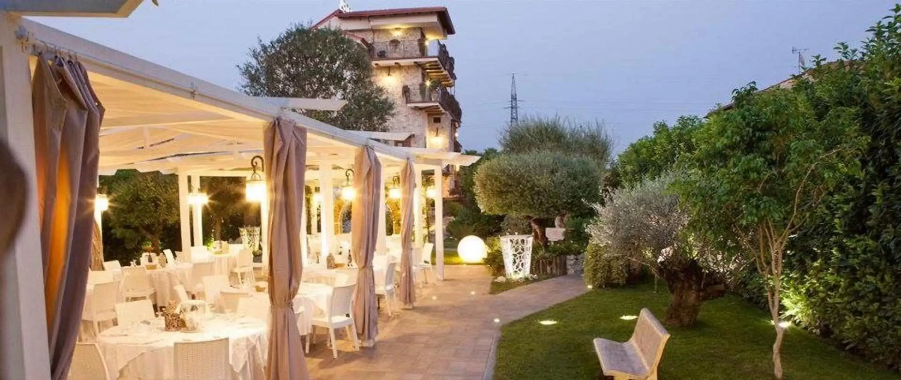 Property building in Hotel Villa Clementina
