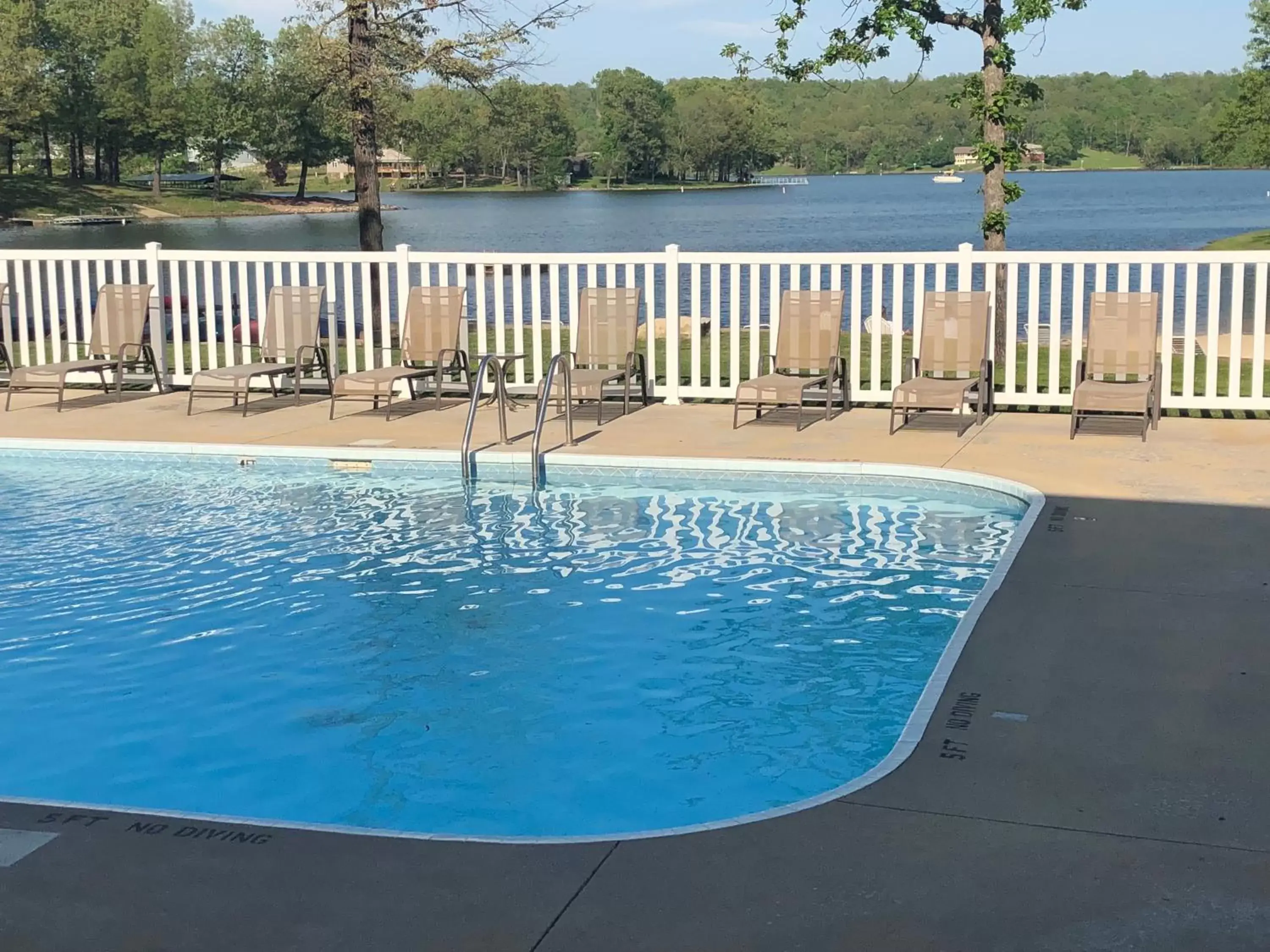 Pool view, Swimming Pool in Crown Lake Resort & RV