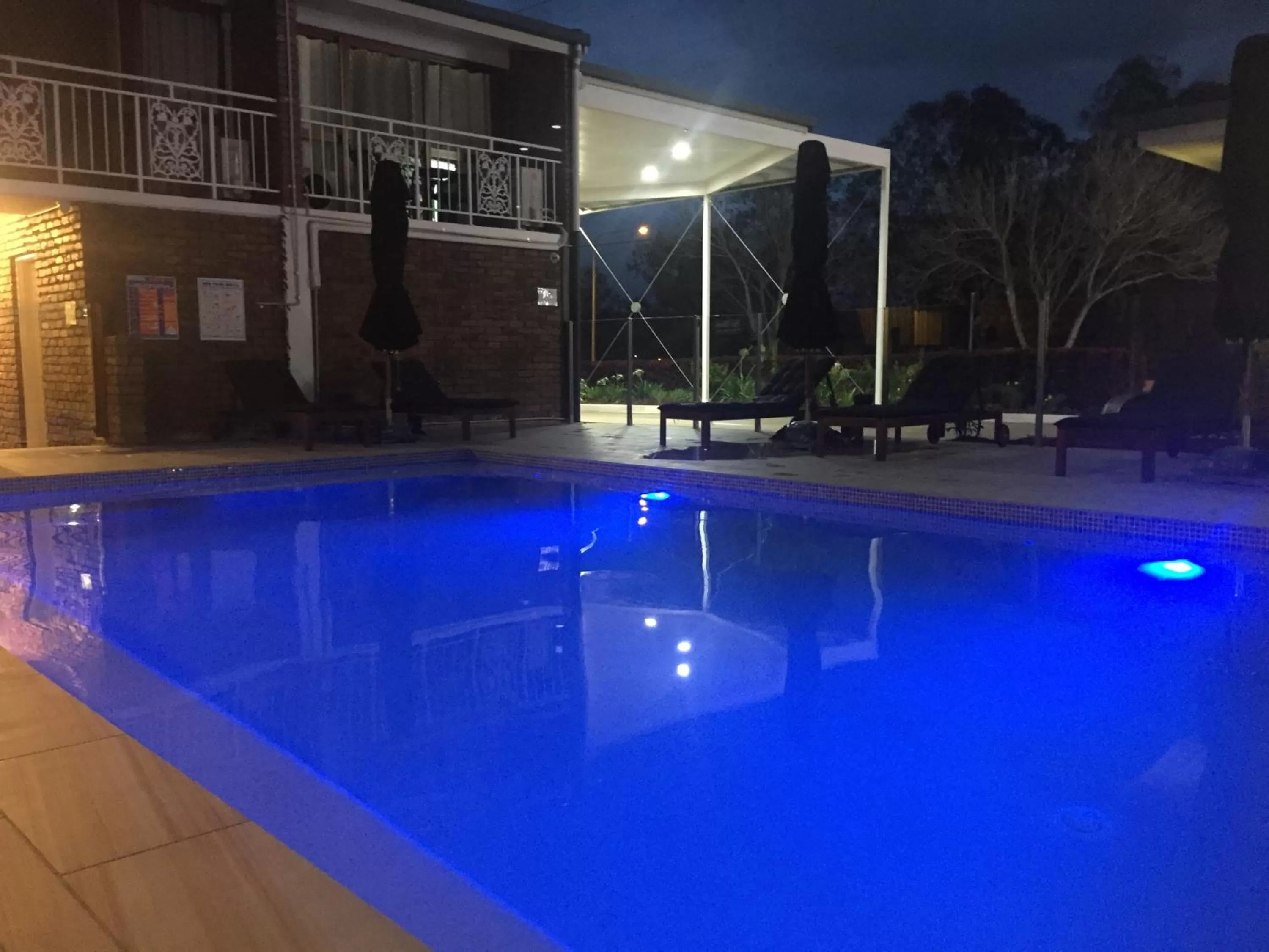 Night in Logan City Motor Inn