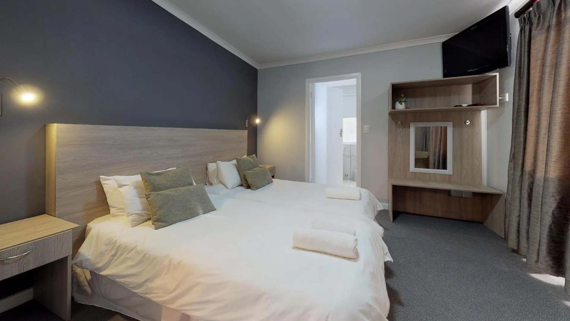 Bed in Port View Guest House