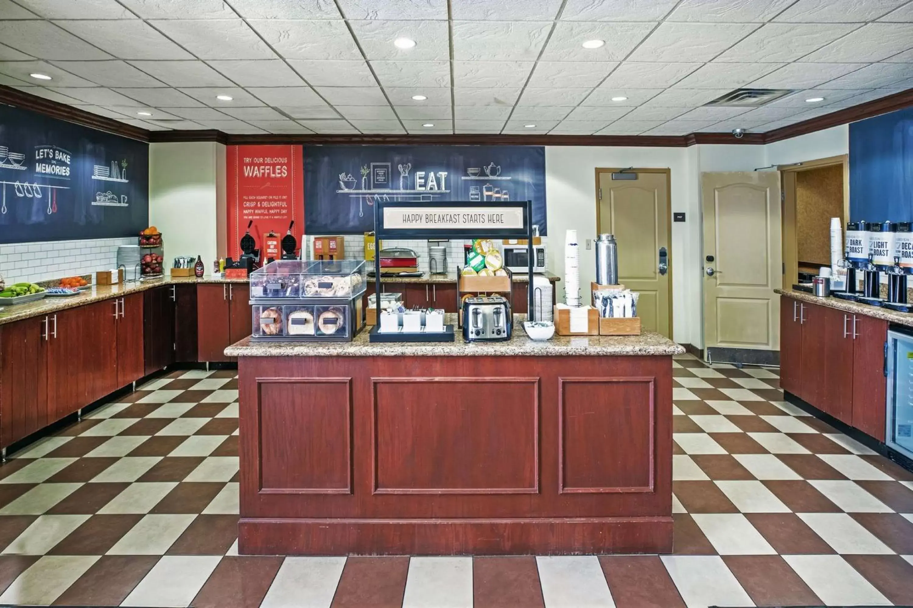 Breakfast in Hampton Inn & Suites Owasso Breakfast in Hampton Inn & Suites Owasso