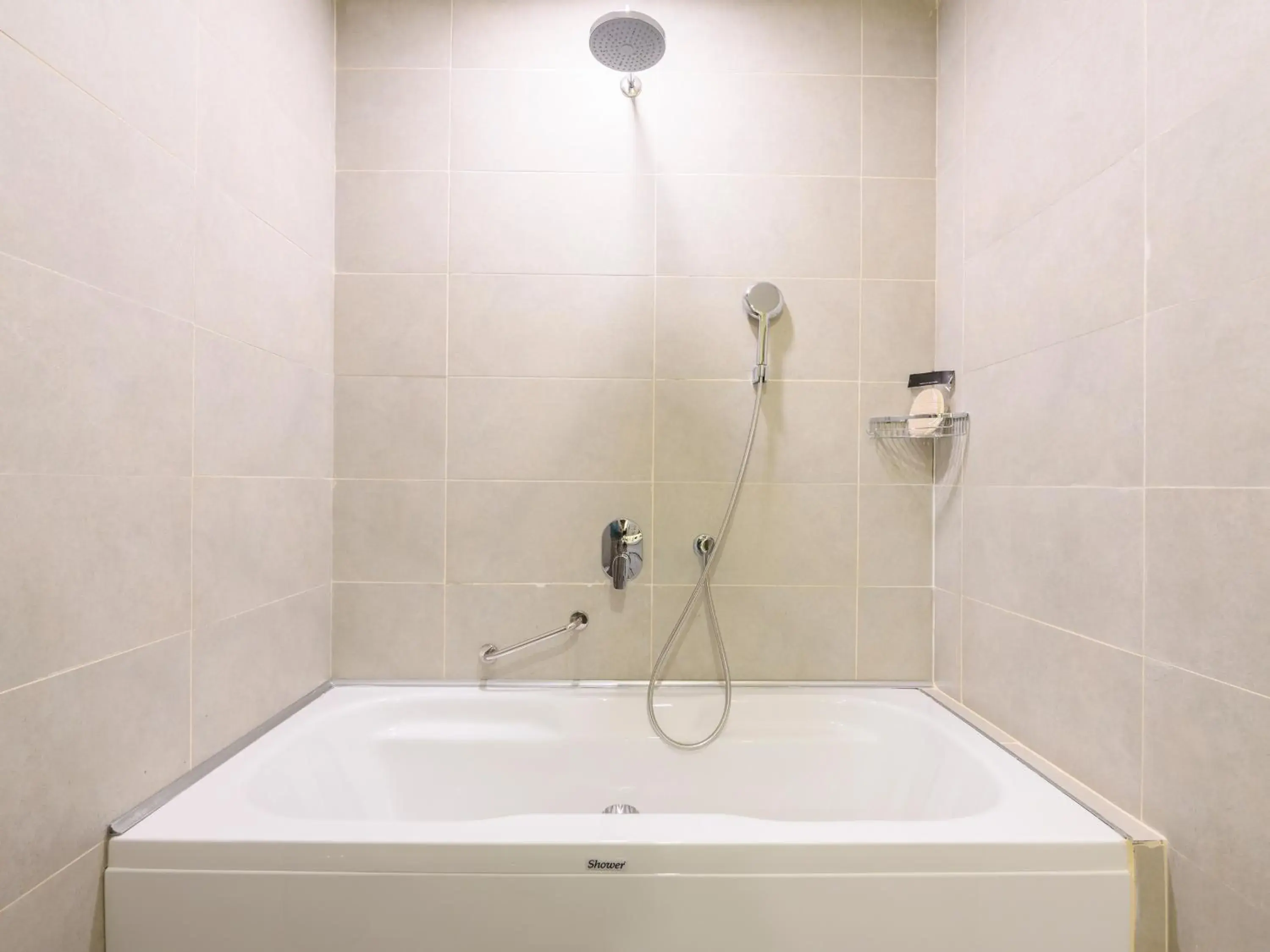 Bath, Bathroom in La Quinta by Wyndham Istanbul Gunesli
