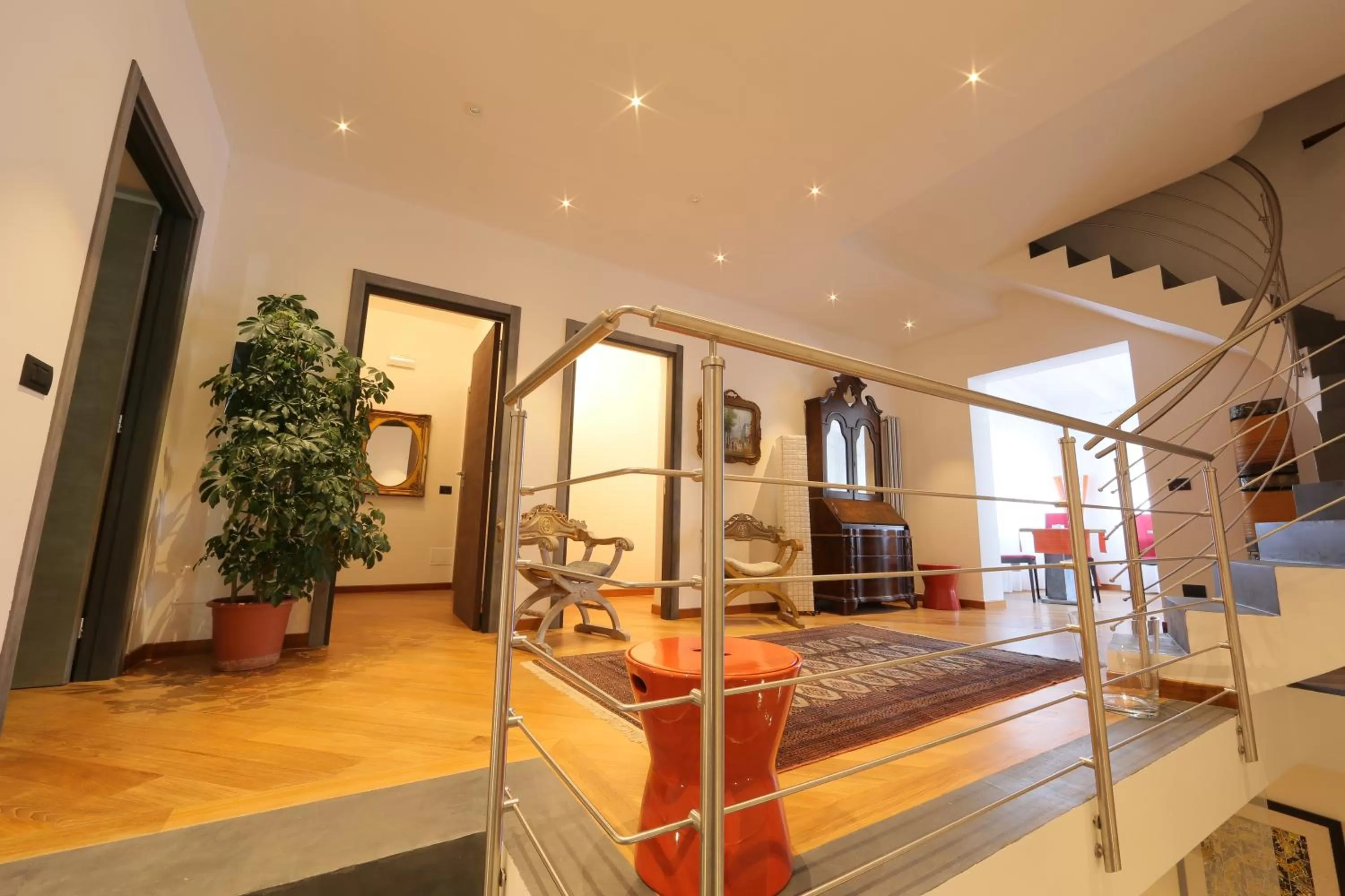 Photo of the whole room, Bed in Kalos Relais