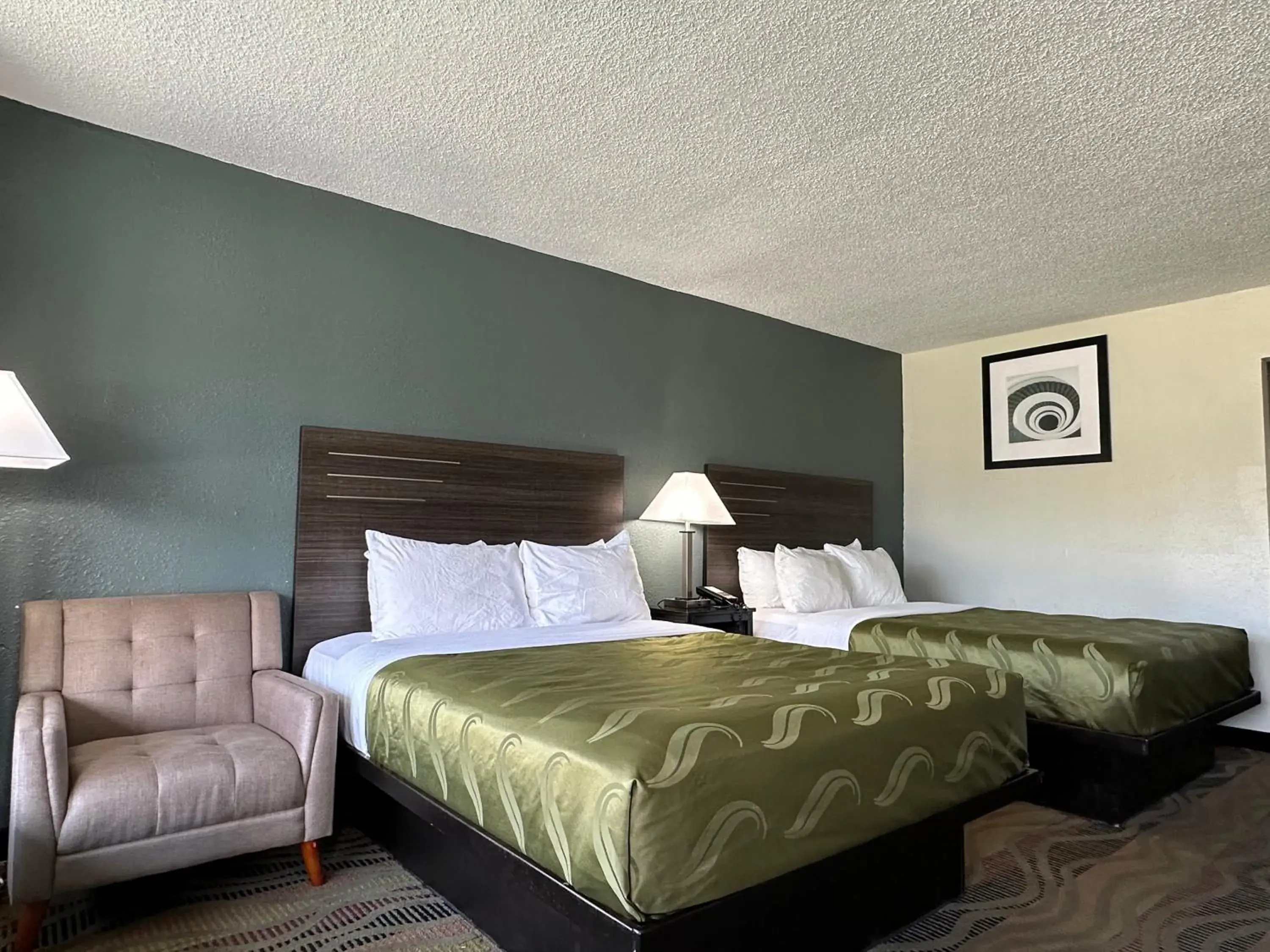 Photo of the whole room, Bed in Quality Inn & Suites