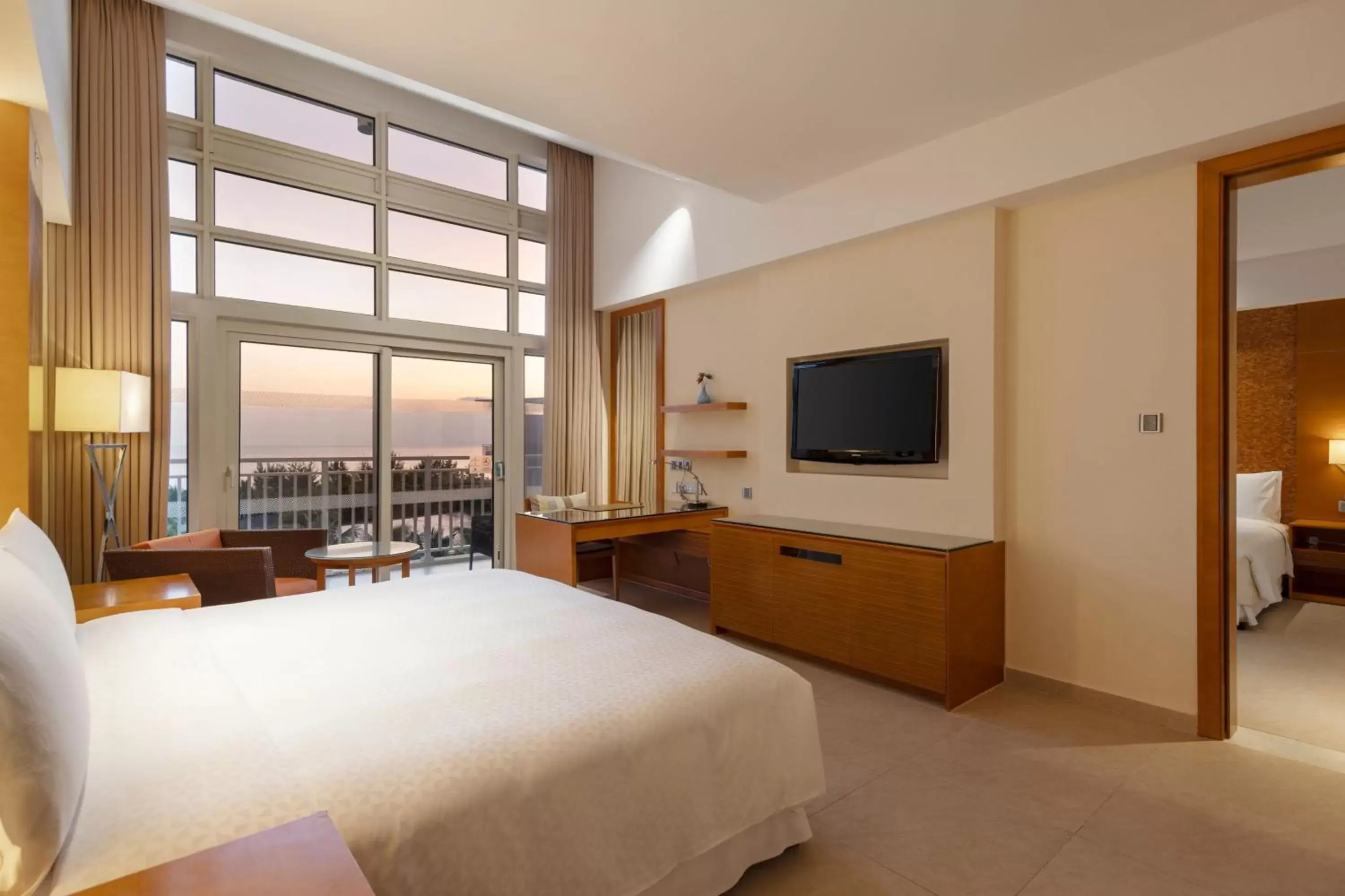 Bedroom in Four Points by Sheraton Shenzhou Peninsula Resort