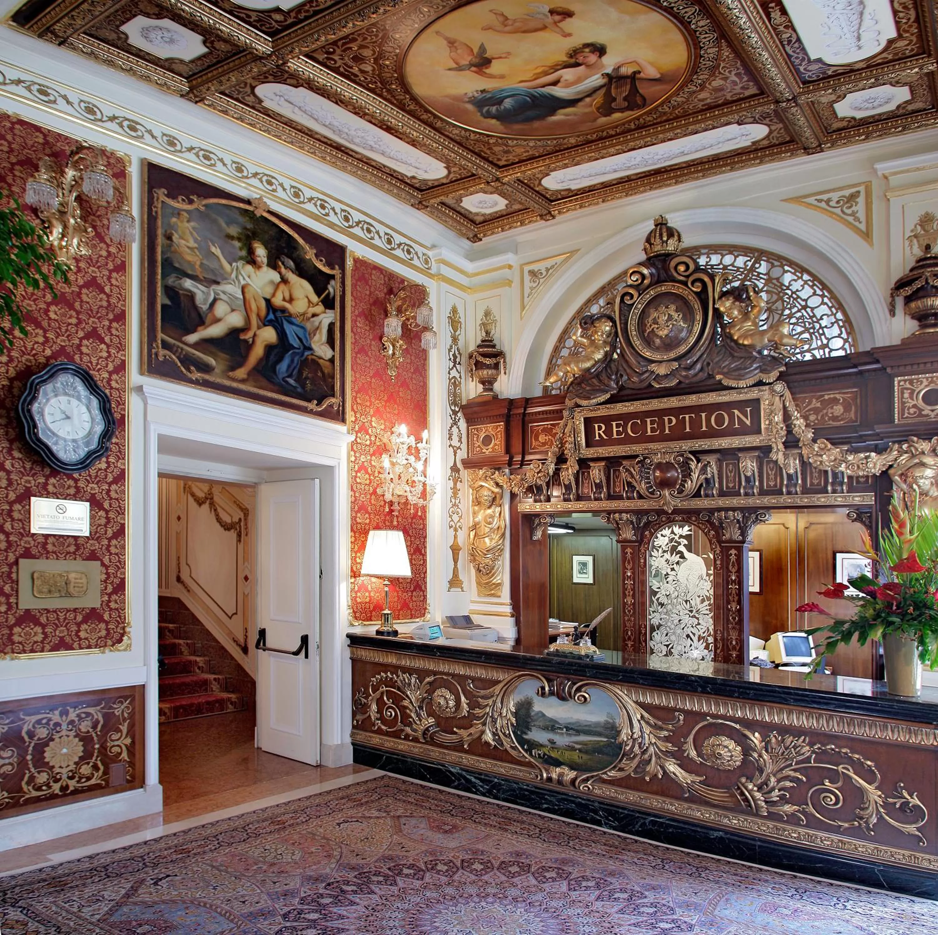 Lobby or reception in Grand Hotel des Iles Borromées & SPA