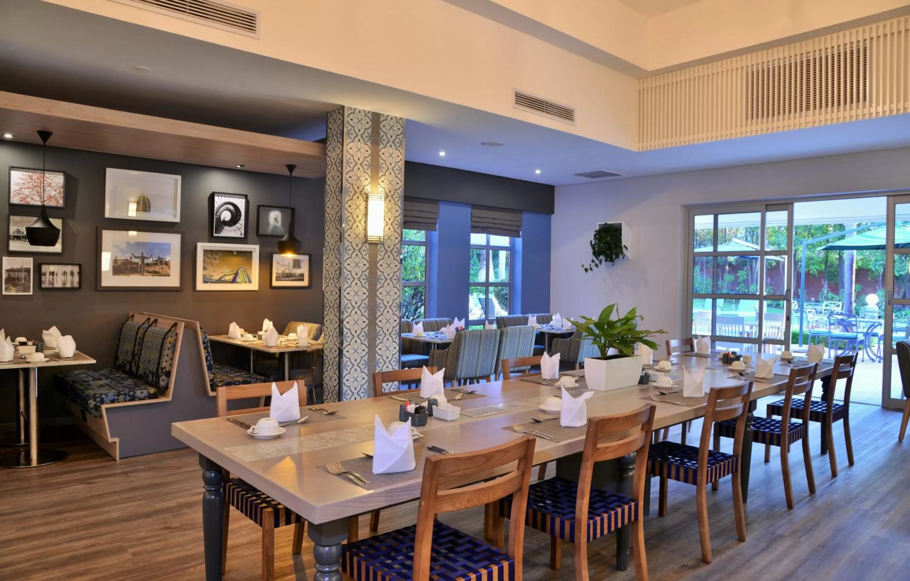 Restaurant/places to eat in Town Lodge Menlo Park