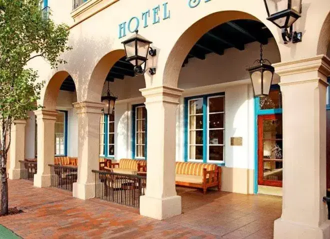 Facade/entrance in Hotel St Francis Facade/entrance in Hotel St Francis