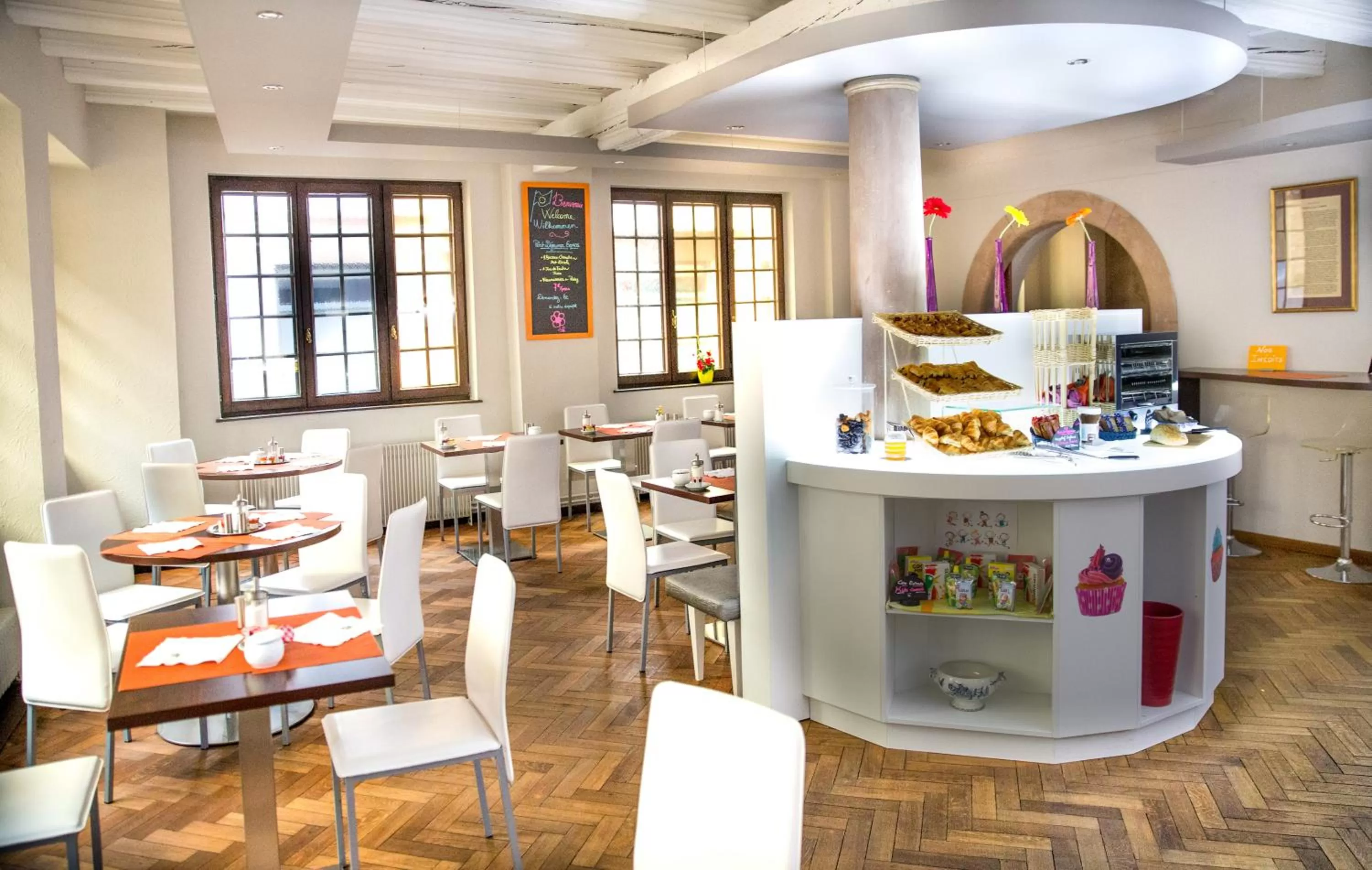 Buffet breakfast in Hôtel de l'Europe by HappyCulture